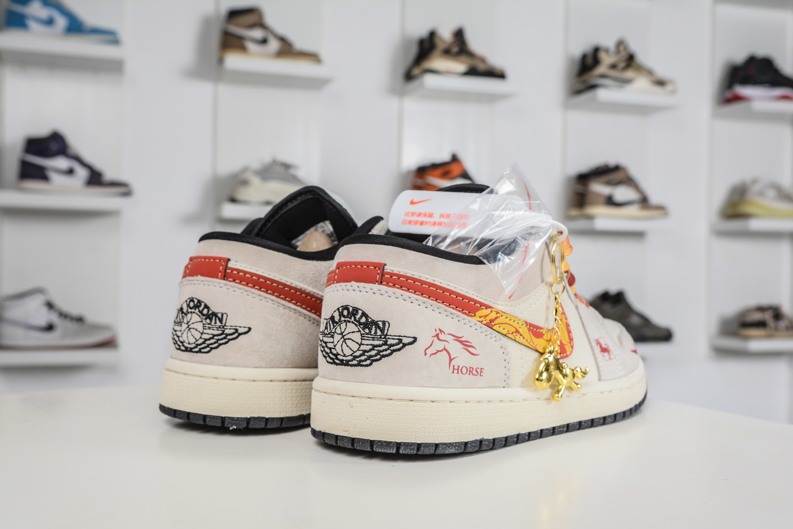 Air Jordan 1 Retro Low 马年限定联名- 一马当先 定制配色 LR8888-020-Top High Quatity Cheap Sneakers Fashion Clothing Clothes Bags handbags Shoes of all Brand wholesale With The best Quality And Beautiful Price from China Factory Chinese suppliers wholesaler seller Air Jordan 1 Retro Low 马年限定联名- 一马当先 定制配色 LR8888-020