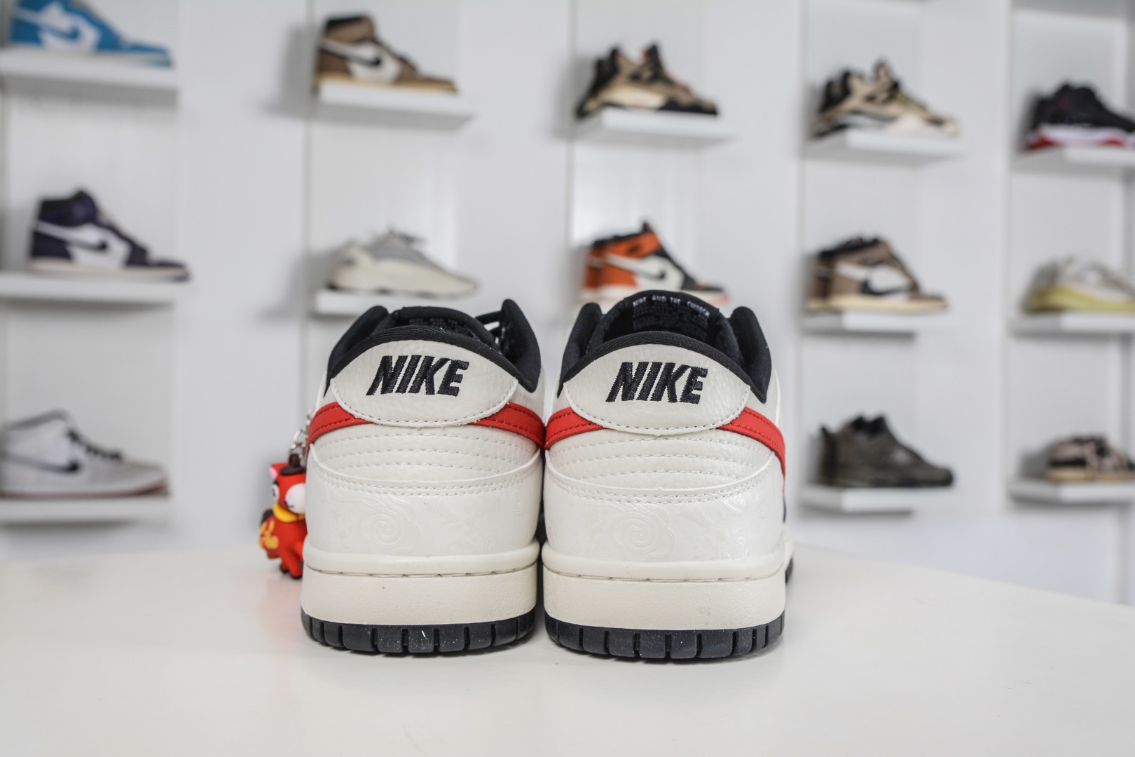 Nike SB Dunk Low 马年限定-墨霜丹红 IM6670-202