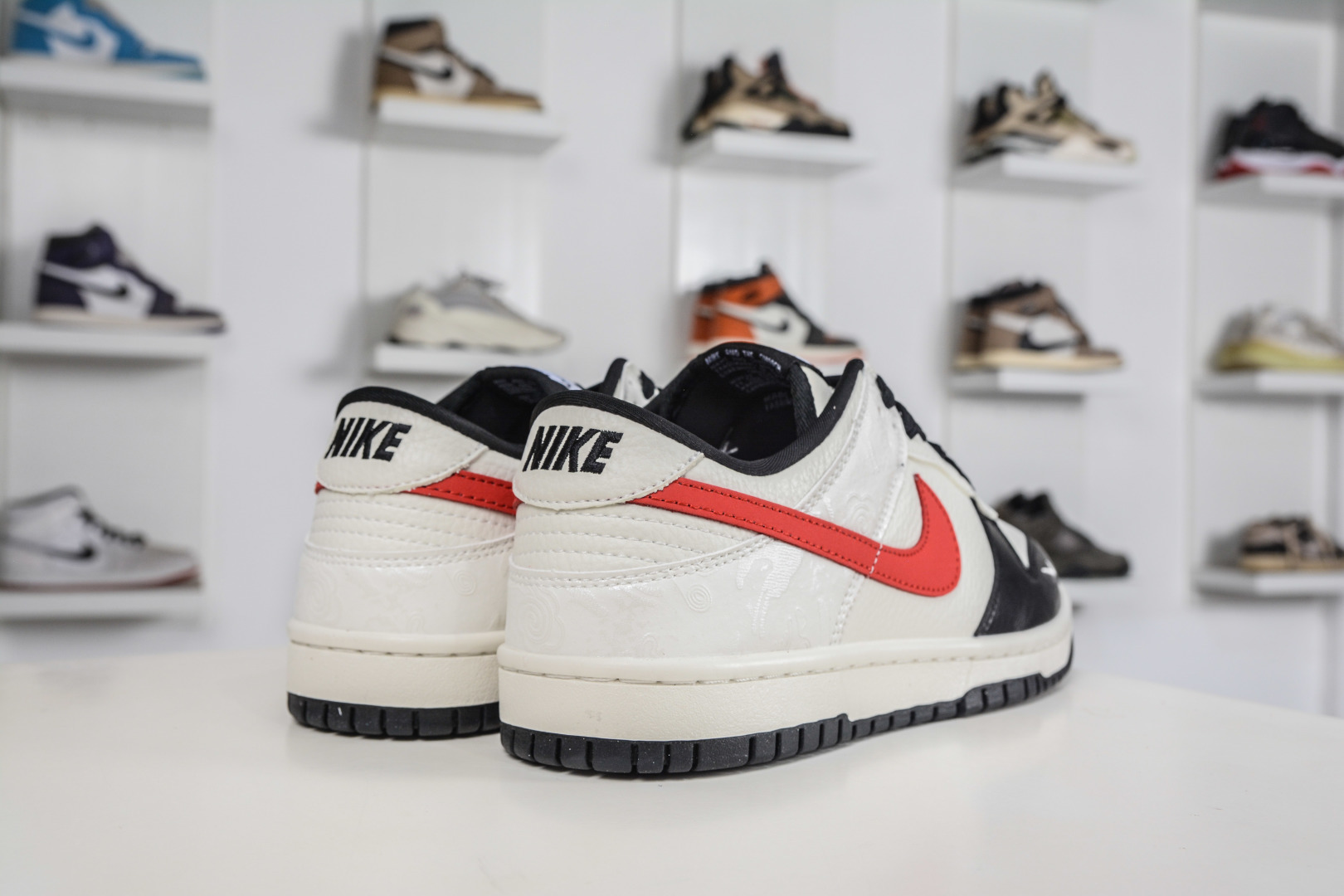 Nike SB Dunk Low 马年限定-墨霜丹红 IM6670-202