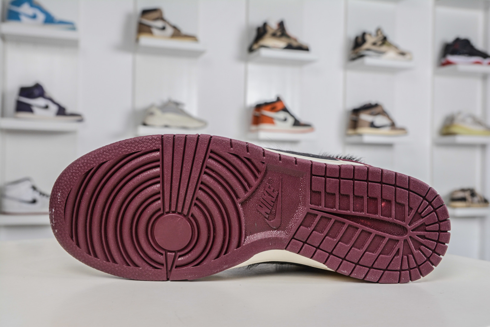 Nike SB Dunk Low 马年限定 白黑马毛 DS6608-021-Top High Quatity Cheap Sneakers Fashion Clothing Clothes Bags handbags Shoes of all Brand wholesale With The best Quality And Beautiful Price from China Factory Chinese suppliers wholesaler seller Nike SB Dunk Low 马年限定 白黑马毛 DS6608-021