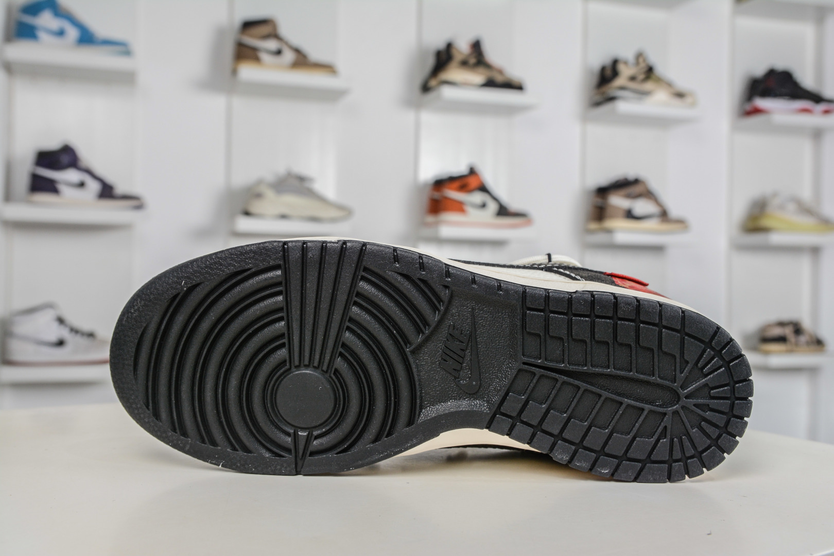 Nike SB Dunk Low 马年限定 黑白绑带 YX5066-310-Top High Quatity Cheap Sneakers Fashion Clothing Clothes Bags handbags Shoes of all Brand wholesale With The best Quality And Beautiful Price from China Factory Chinese suppliers wholesaler seller Nike SB Dunk Low 马年限定 黑白绑带 YX5066-310