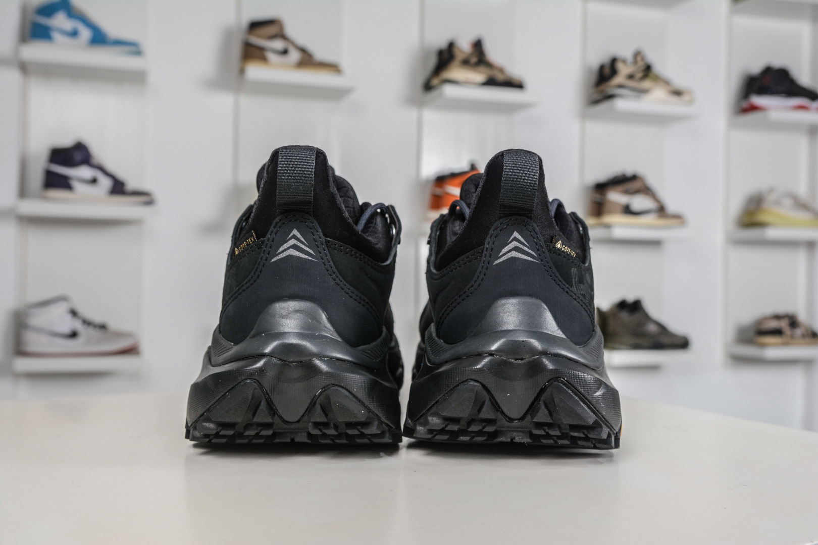 220 新年福利特价 Hoka One One Kaha 2 Low GTX 卡哈2耐磨減震低帮户外功能运动鞋 1123190 BBLC-Chinese UA Cheap High Quatity Brand Clothes Bags handbags Sneakers wholesale wholesaler seller from China Factory suppliers Fashion Clothing Shoes best Quality Beautiful Price 220 新年福利特价 Hoka One One Kaha 2 Low GTX 卡哈2耐磨減震低帮户外功能运动鞋 1123190 BBLC