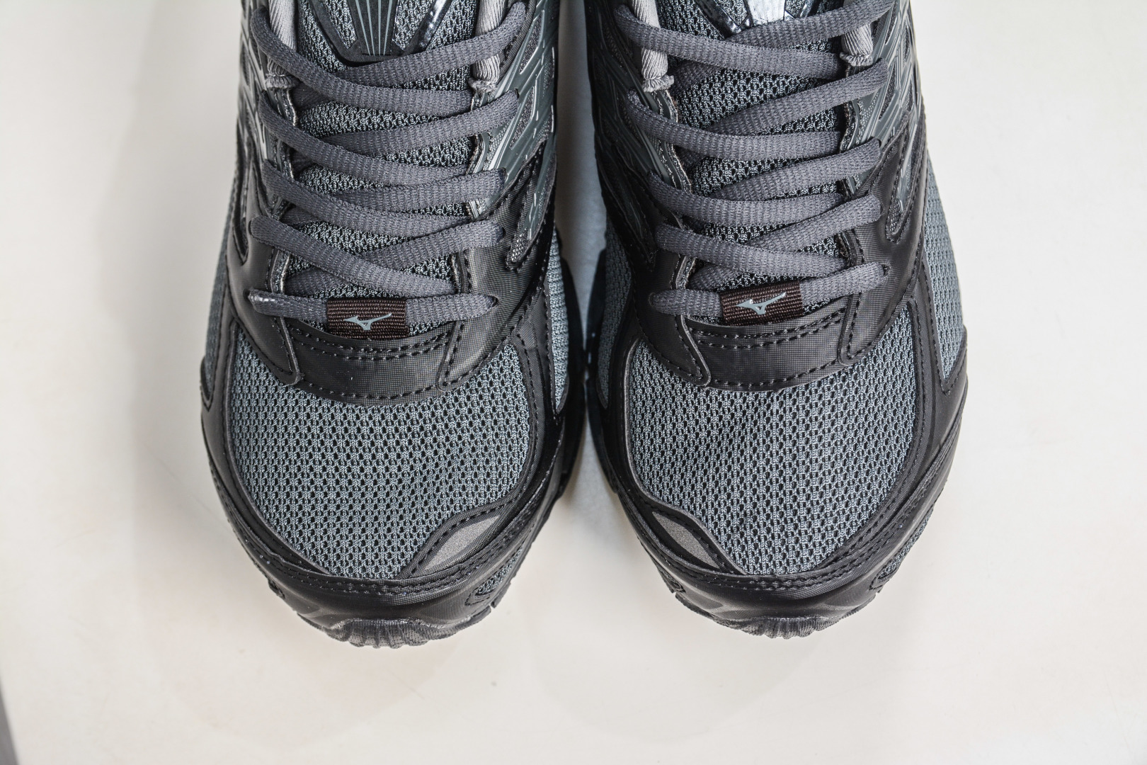 Mizuno 美津侬 WAVE PROPHECY 14S 复古时尚休闲舒适运动跑步鞋 D1GA33 Mizuno 美津侬 WAVE PROPHECY 14S 复古时尚休闲舒适运动跑步鞋 D1GA33