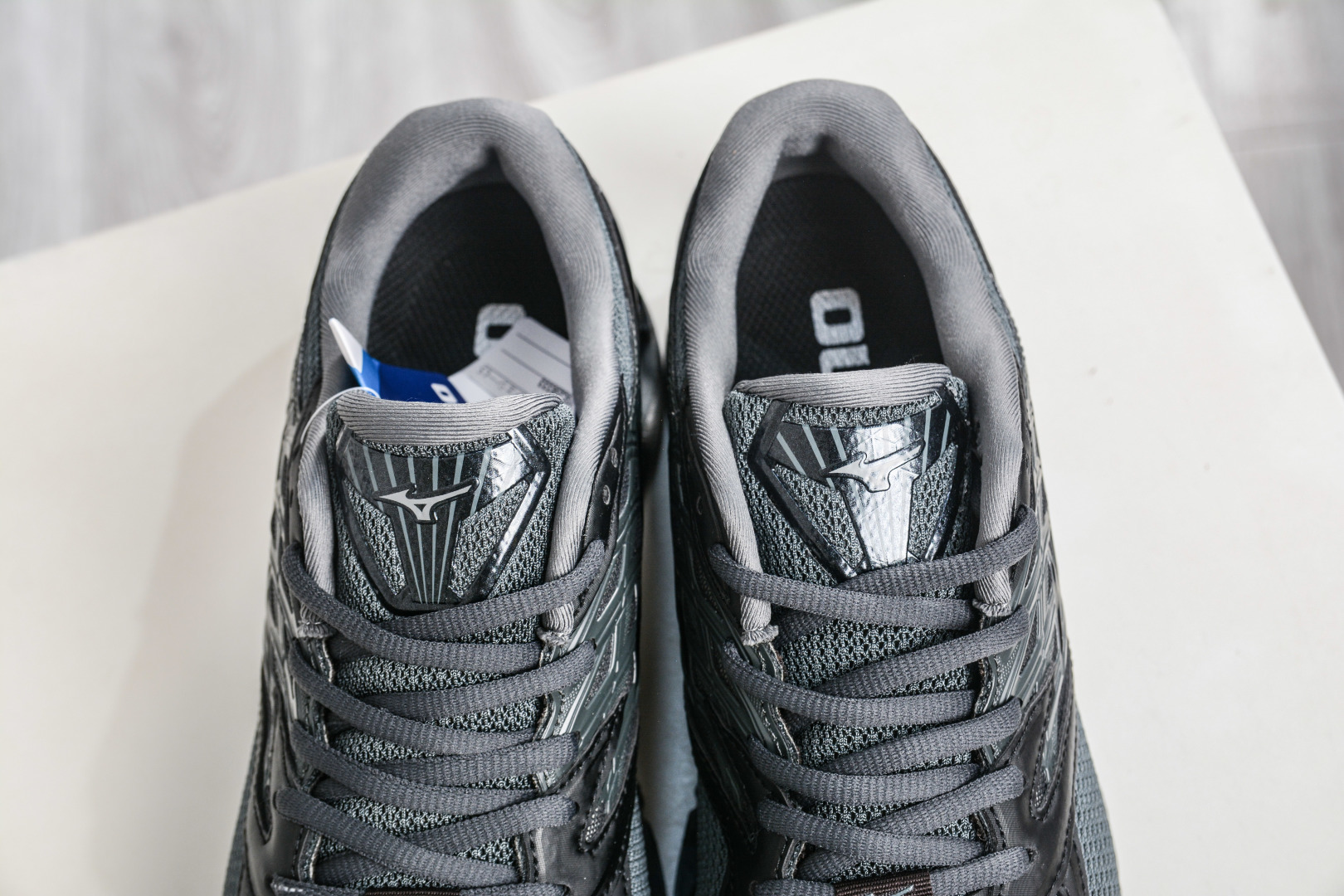 Mizuno 美津侬 WAVE PROPHECY 14S 复古时尚休闲舒适运动跑步鞋 D1GA33 Mizuno 美津侬 WAVE PROPHECY 14S 复古时尚休闲舒适运动跑步鞋 D1GA33