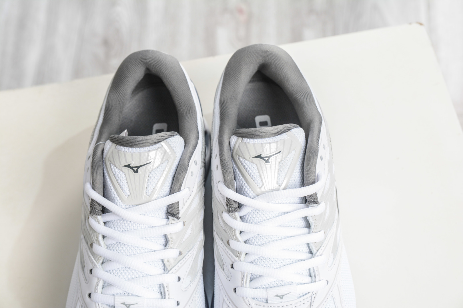 Mizuno 美津侬 WAVE PROPHECY 14S 复古时尚休闲舒适运动跑步鞋 D1GA33-Top High Quatity Cheap Sneakers Fashion Clothing Clothes Bags handbags Shoes of all Brand wholesale With The best Quality And Beautiful Price from China Factory Chinese suppliers wholesaler seller Mizuno 美津侬 WAVE PROPHECY 14S 复古时尚休闲舒适运动跑步鞋 D1GA33