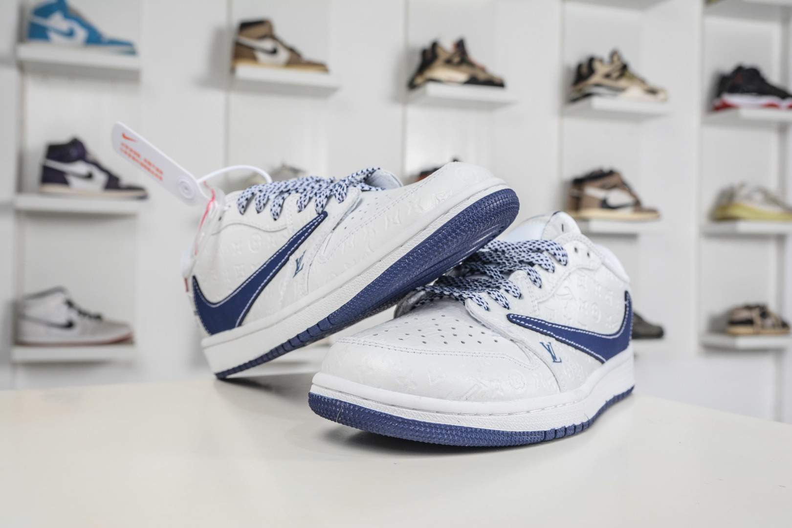 270 TS x Air Jordan x Louis Vuitton AJ1 Low 倒钩低帮LV联名-白蓝满印 LD2028-062-Chinese UA Cheap High Quatity Brand Clothes Bags handbags Sneakers wholesale wholesaler seller from China Factory suppliers Fashion Clothing Shoes best Quality Beautiful Price 270 TS x Air Jordan x Louis Vuitton AJ1 Low 倒钩低帮LV联名-白蓝满印 LD2028-062