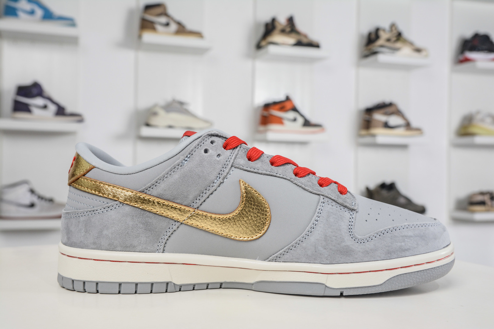 Nike SB Dunk Low x Superme SUP马年限定联名-鸿运灰金 NH0601-485 Nike SB Dunk Low x Superme SUP马年限定联名-鸿运灰金 NH0601-485