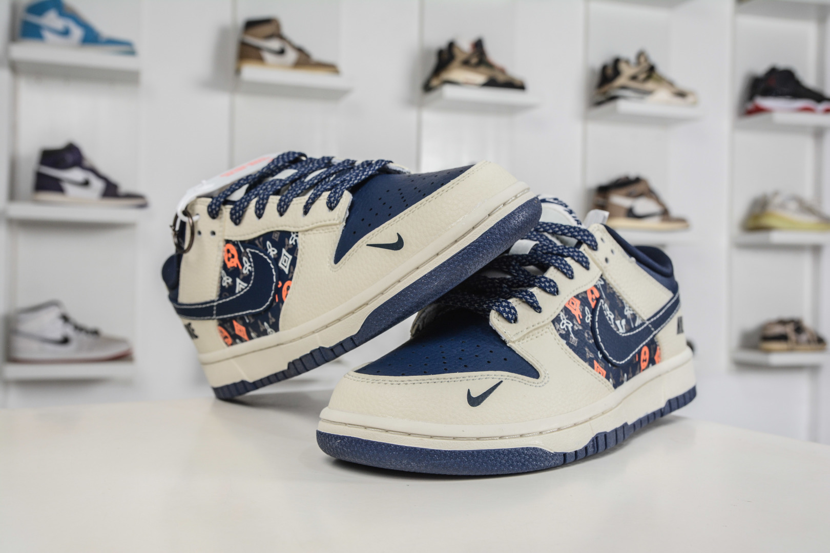 Nike SB Dunk Low 藏青老花 MN1688-104-Top High Quatity Cheap Sneakers Fashion Clothing Clothes Bags handbags Shoes of all Brand wholesale With The best Quality And Beautiful Price from China Factory Chinese suppliers wholesaler seller Nike SB Dunk Low 藏青老花 MN1688-104