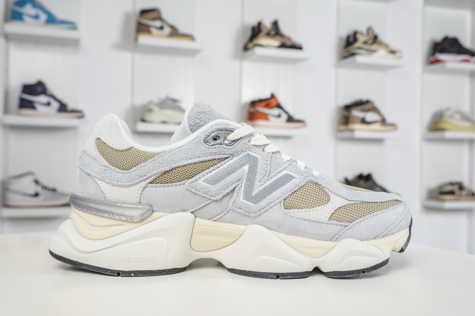 T版 新百伦New Balance NB9060 米灰色 U9060440 T版 新百伦New Balance NB9060 米灰色 U9060440