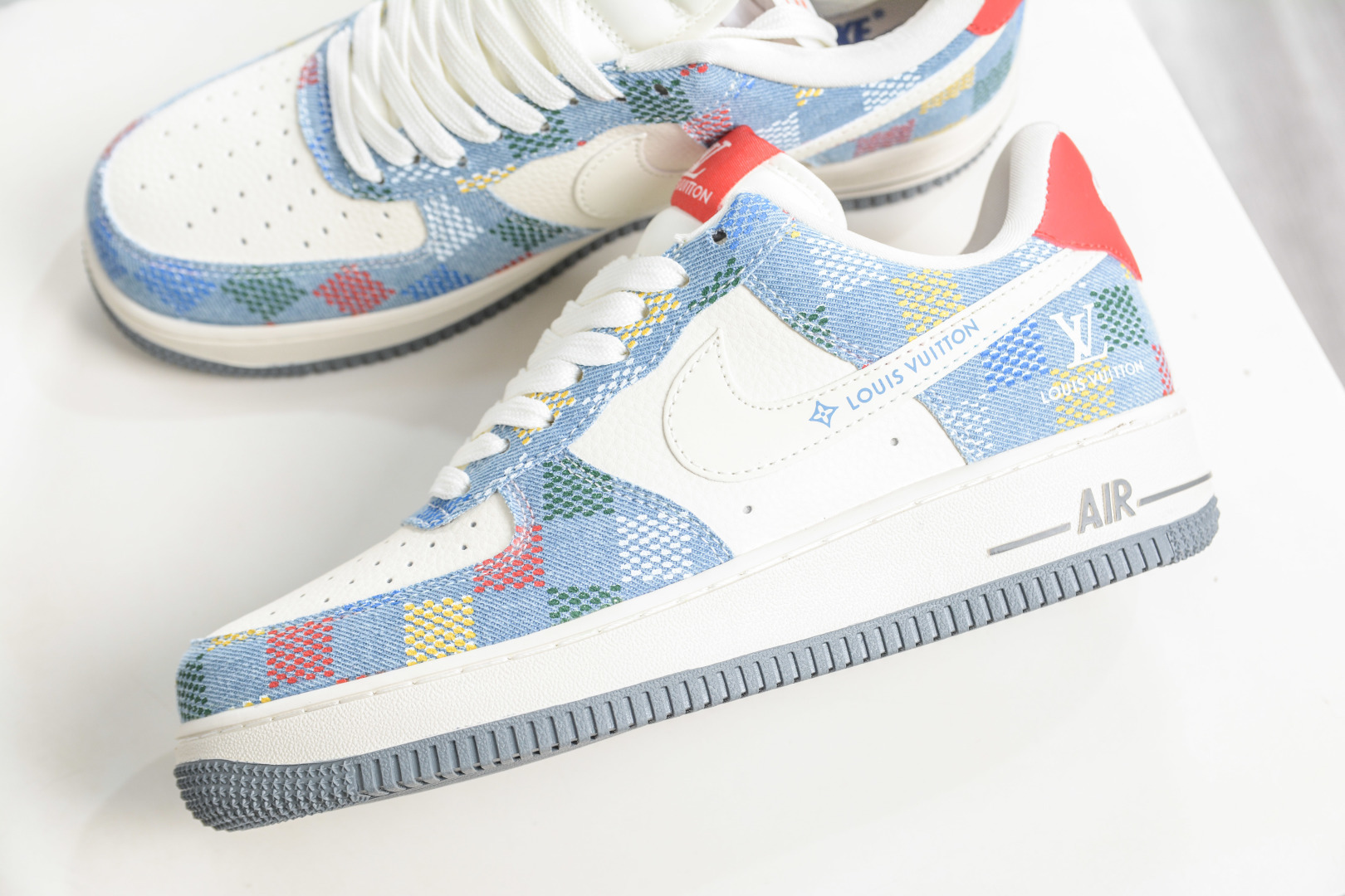Nike Air Force 1 Low 07 x Louis Vuitton LV联名-蓝白格子 DN1688-813 Nike Air Force 1 Low 07 x Louis Vuitton LV联名-蓝白格子 DN1688-813