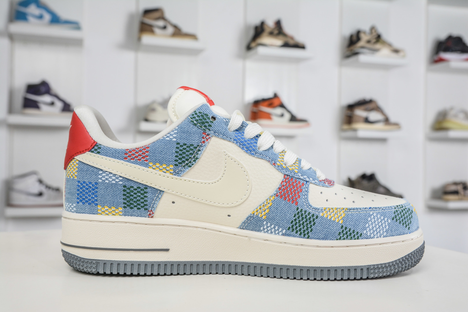 Nike Air Force 1 Low 07 x Louis Vuitton LV联名-蓝白格子 DN1688-813 Nike Air Force 1 Low 07 x Louis Vuitton LV联名-蓝白格子 DN1688-813