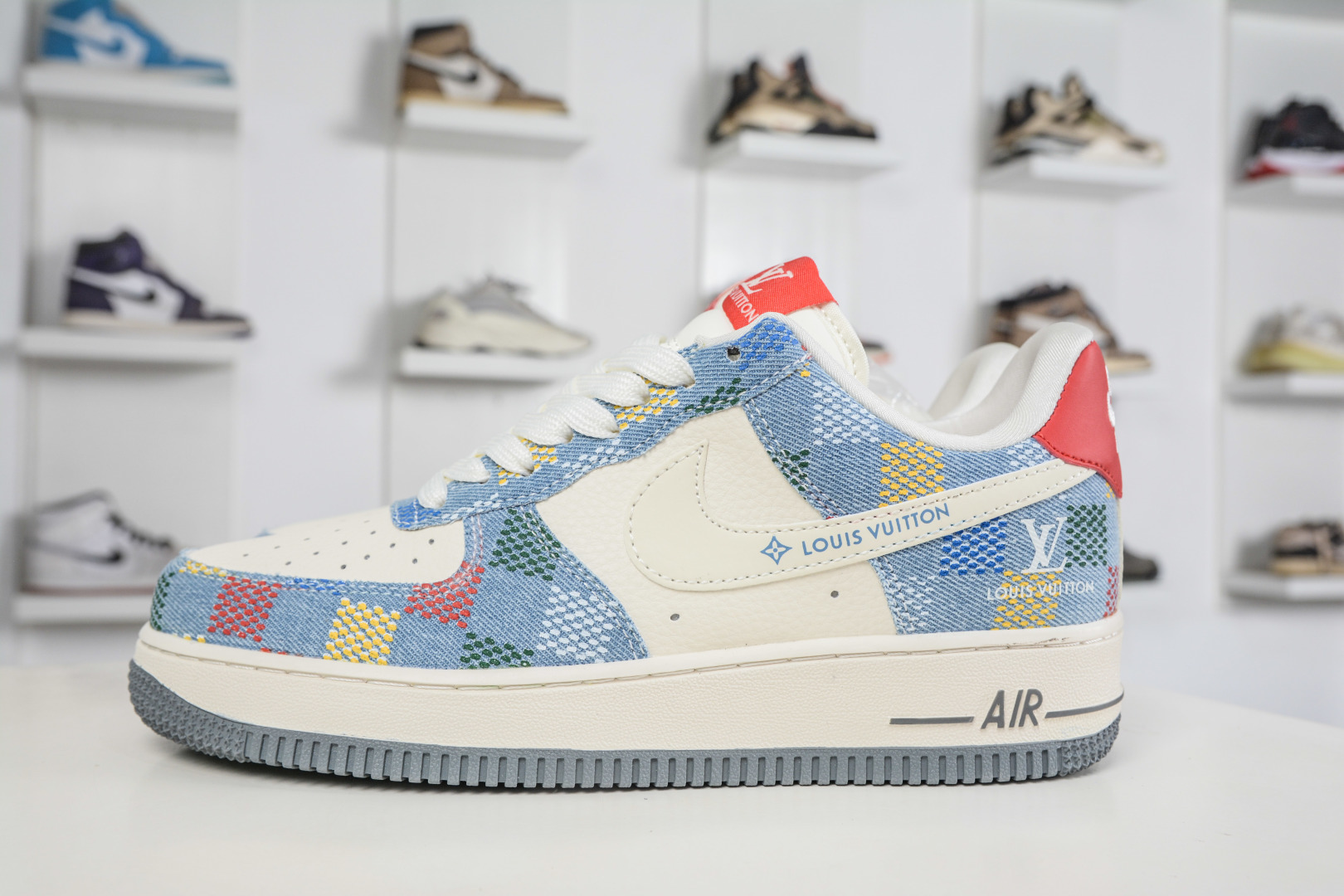 Nike Air Force 1 Low 07 x Louis Vuitton LV联名-蓝白格子 DN1688-813 Nike Air Force 1 Low 07 x Louis Vuitton LV联名-蓝白格子 DN1688-813