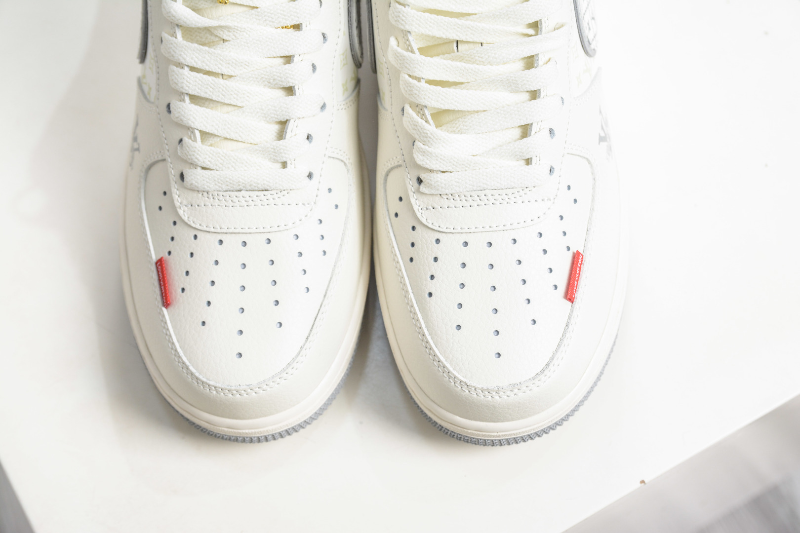 Nike Air Force 1 Low 07 x Louis Vuitton LV联名-米白灰印花 LV2288-001-Top High Quatity Cheap Sneakers Fashion Clothing Clothes Bags handbags Shoes of all Brand wholesale With The best Quality And Beautiful Price from China Factory Chinese suppliers wholesaler seller Nike Air Force 1 Low 07 x Louis Vuitton LV联名-米白灰印花 LV2288-001