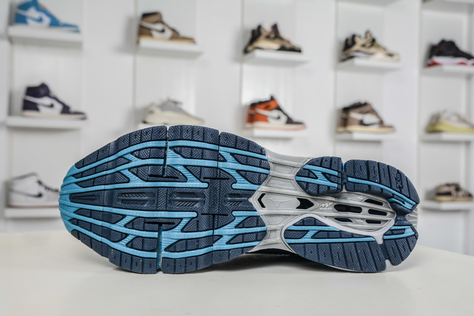 Mizuno 美津侬 WAVE PROPHECY 14S 复古时尚休闲舒适运动跑步鞋 J1GC19-Top High Quatity Cheap Sneakers Fashion Clothing Clothes Bags handbags Shoes of all Brand wholesale With The best Quality And Beautiful Price from China Factory Chinese suppliers wholesaler seller Mizuno 美津侬 WAVE PROPHECY 14S 复古时尚休闲舒适运动跑步鞋 J1GC19