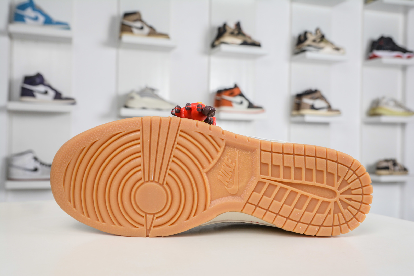 Nike SB Dunk Low x Superme SUP马年限定联名-浅棕灰银 NH0601-482