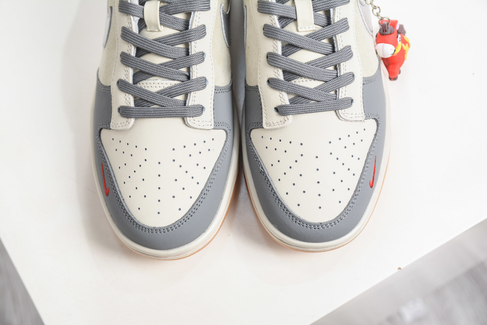 Nike SB Dunk Low x Superme SUP马年限定联名-浅棕灰银 NH0601-482