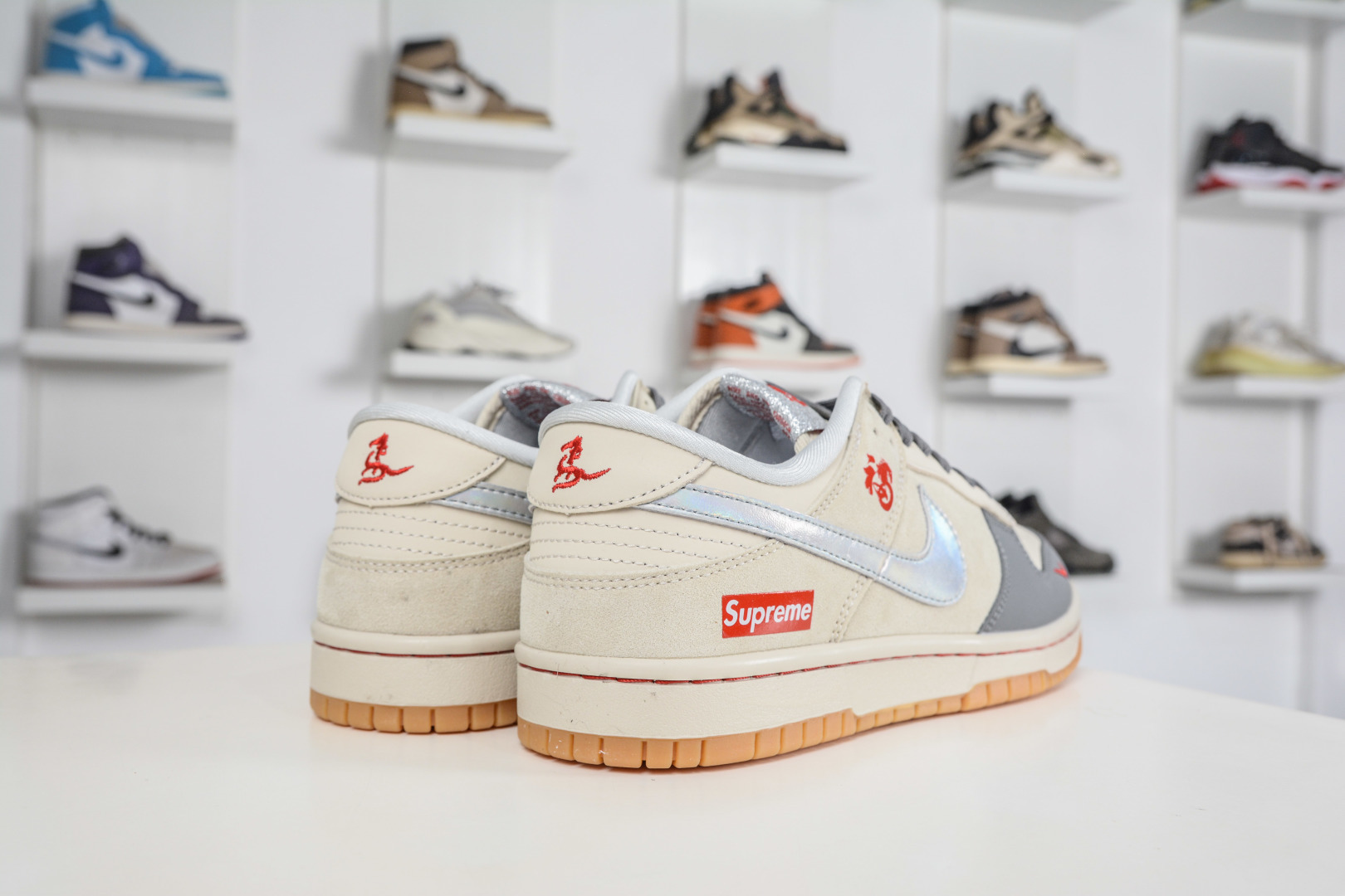 Nike SB Dunk Low x Superme SUP马年限定联名-浅棕灰银 NH0601-482