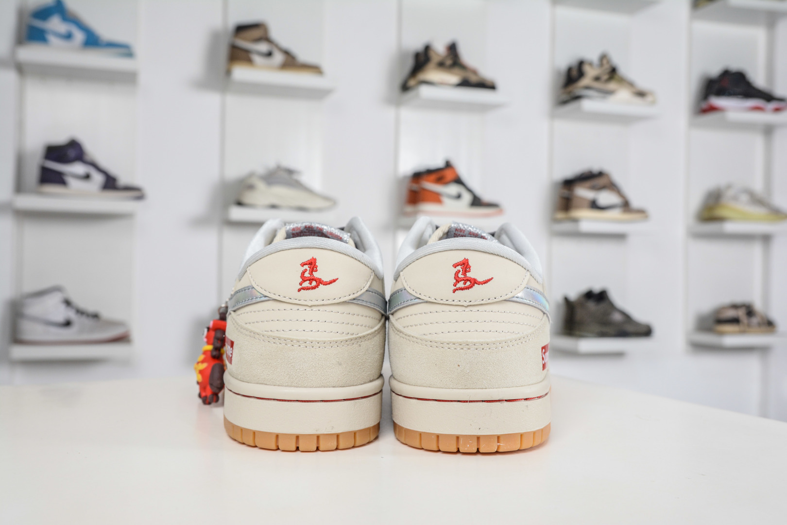Nike SB Dunk Low x Superme SUP马年限定联名-浅棕灰银 NH0601-482