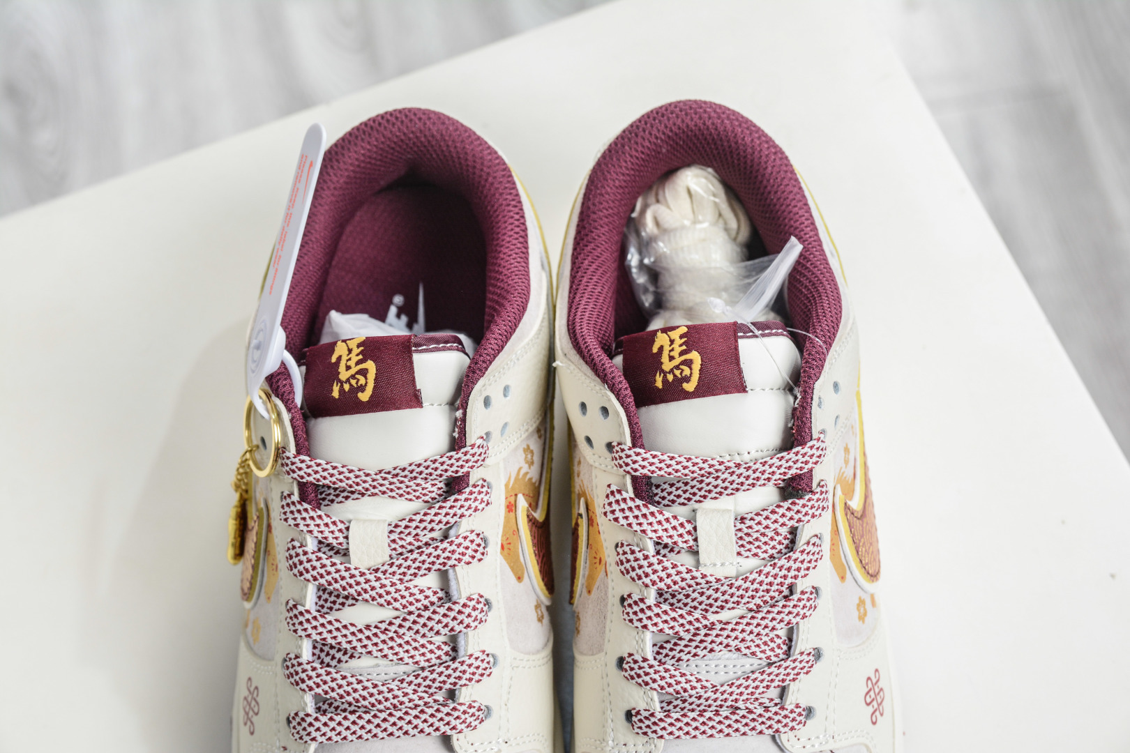 Nike SB Dunk Low 丙午马年限定-米白酒红金 DN3168-023 Nike SB Dunk Low 丙午马年限定-米白酒红金 DN3168-023