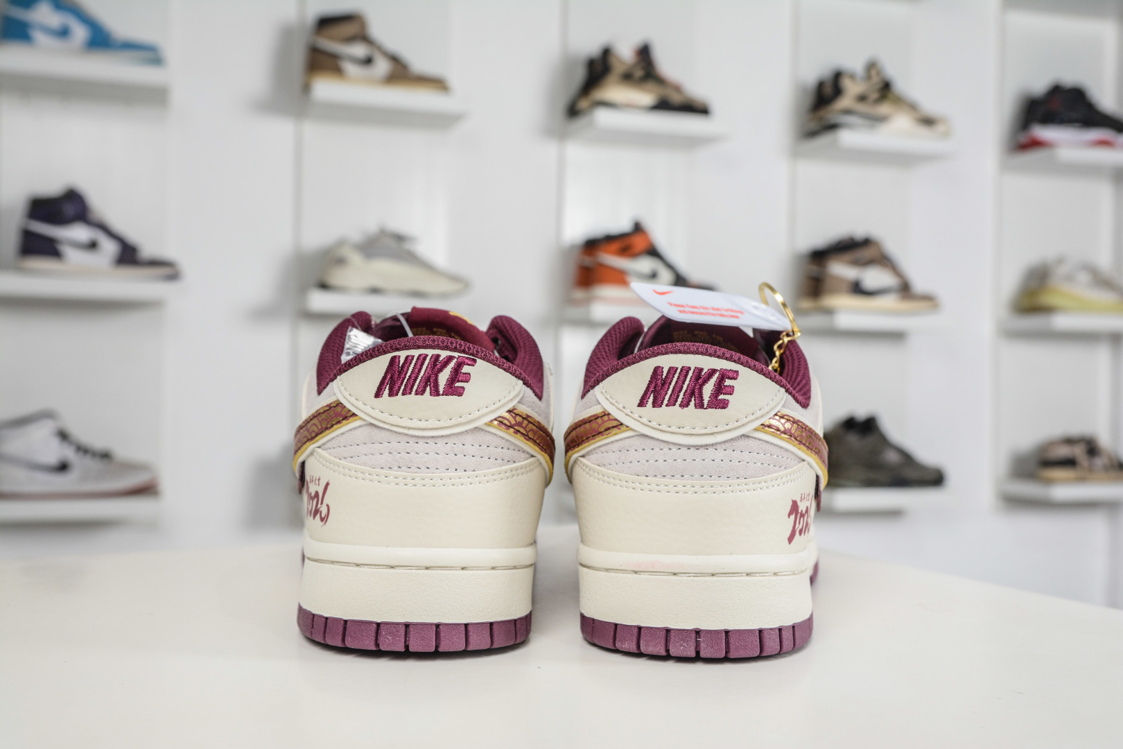 Nike SB Dunk Low 丙午马年限定-米白酒红金 DN3168-023 Nike SB Dunk Low 丙午马年限定-米白酒红金 DN3168-023
