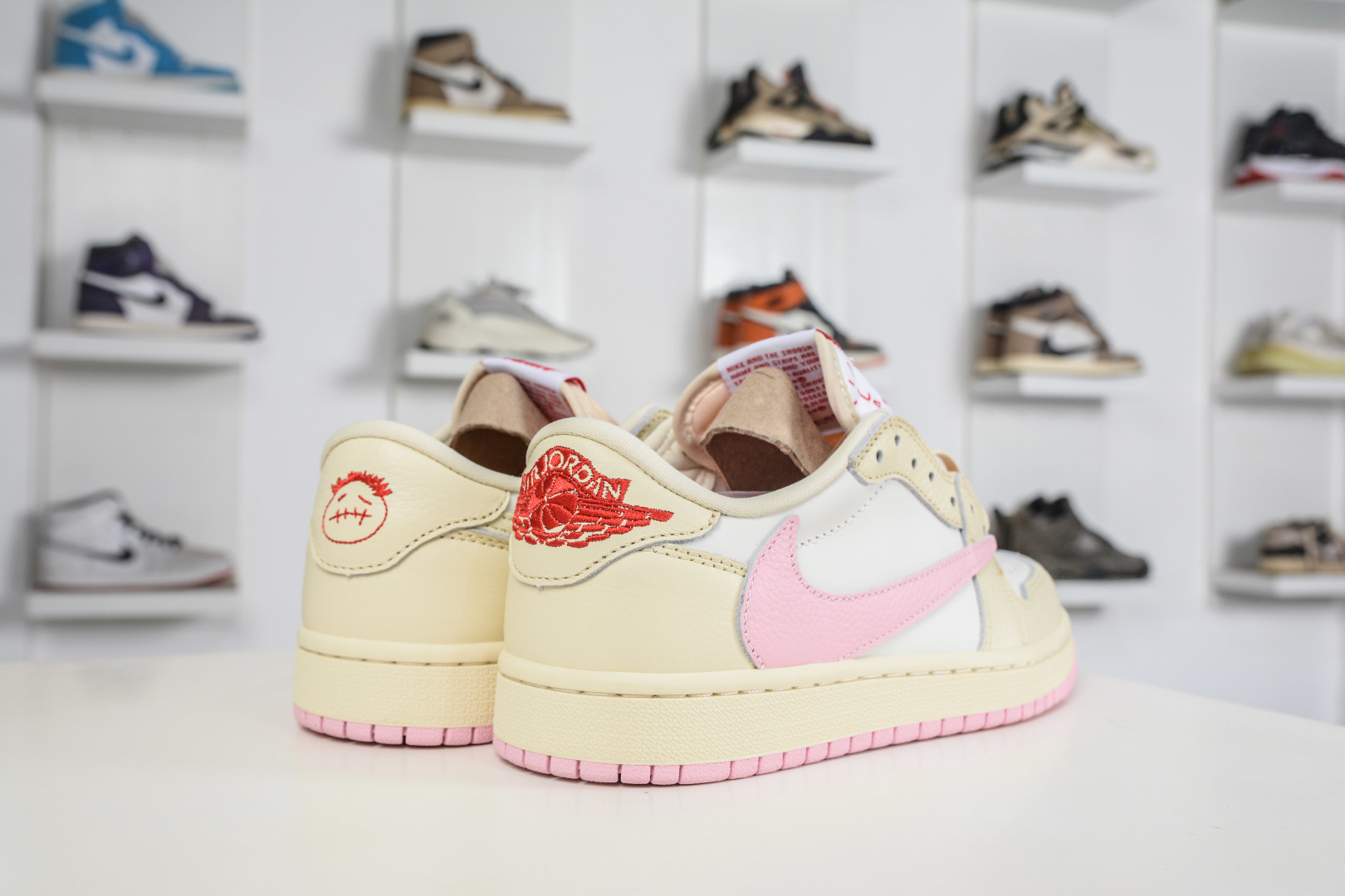 240 F版 Travis Scott x Fragment x Air Jordan 1 Low TS联名倒钩低帮 米黄粉 IQ7604-101