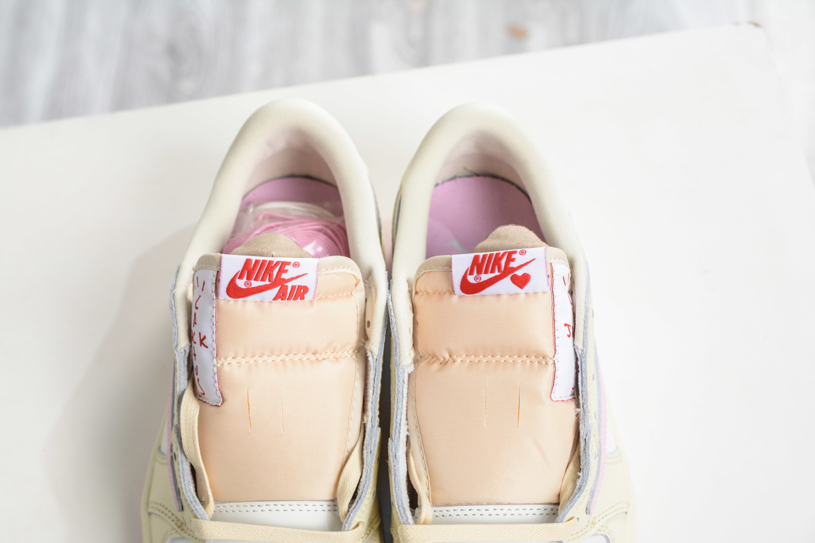 240 F版 Travis Scott x Fragment x Air Jordan 1 Low TS联名倒钩低帮 米黄粉 IQ7604-101