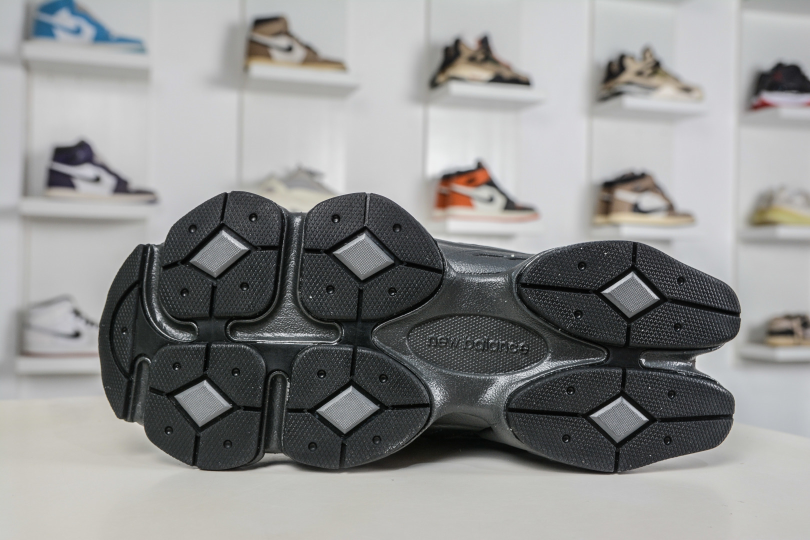 T版 新百伦New Balance NB9060 黑灰 U906079E-Top High Quatity Cheap Sneakers Fashion Clothing Clothes Bags handbags Shoes of all Brand wholesale With The best Quality And Beautiful Price from China Factory Chinese suppliers wholesaler seller T版 新百伦New Balance NB9060 黑灰 U906079E