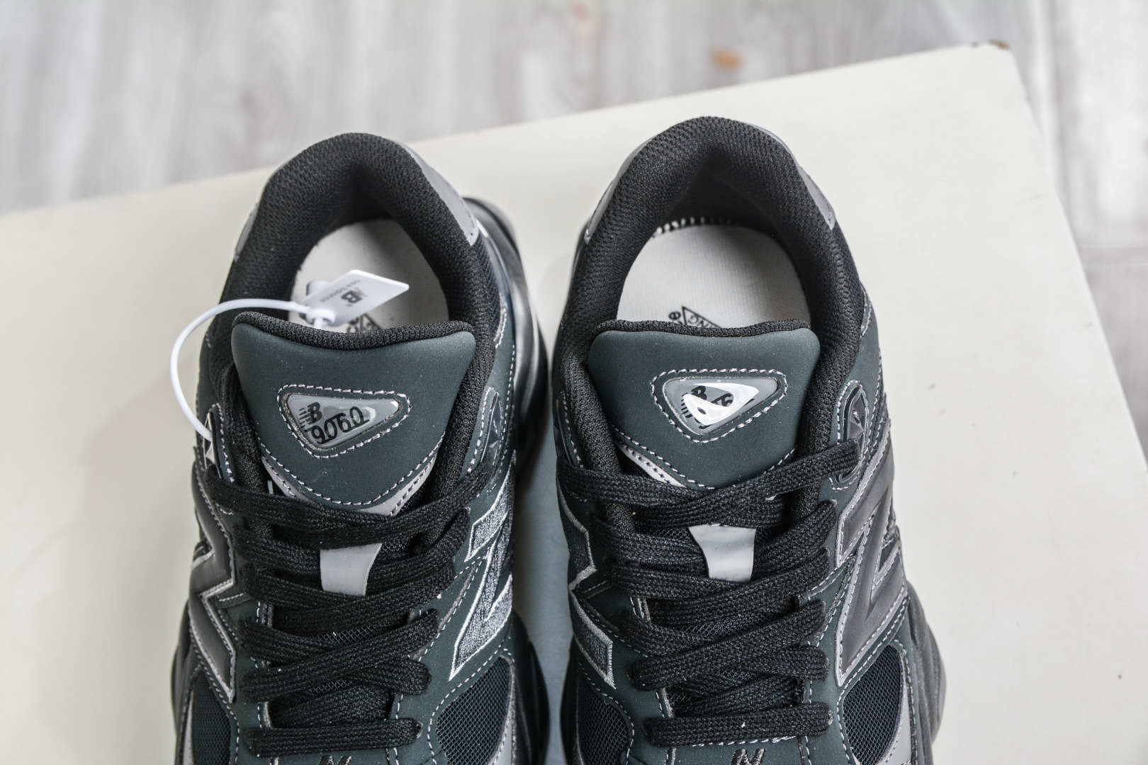 T版 新百伦New Balance NB9060 黑灰 U906079E-Top High Quatity Cheap Sneakers Fashion Clothing Clothes Bags handbags Shoes of all Brand wholesale With The best Quality And Beautiful Price from China Factory Chinese suppliers wholesaler seller T版 新百伦New Balance NB9060 黑灰 U906079E