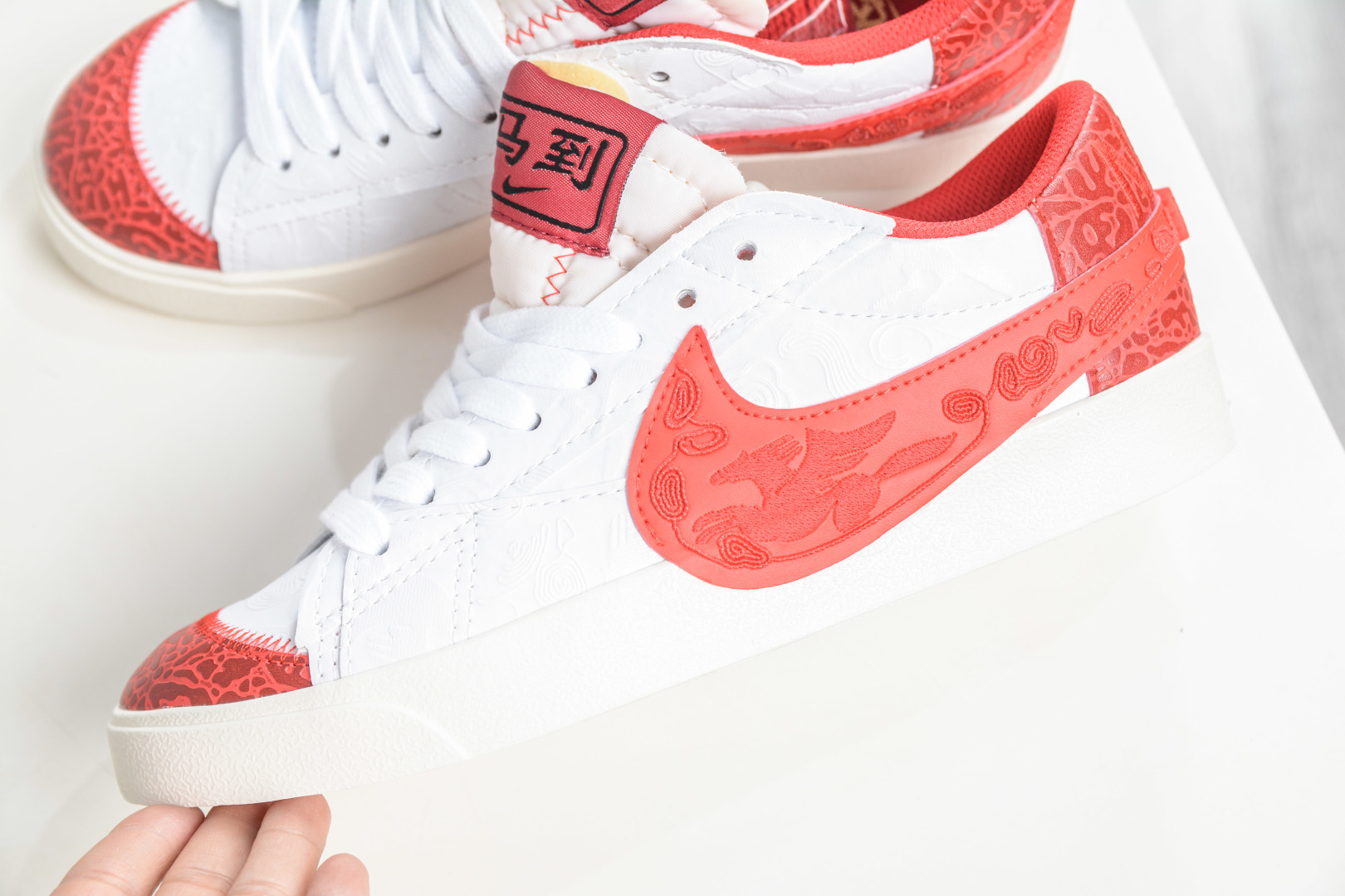 150 Nike Blazer Low ‘77 Jumbo 定制开拓者 马年联名 全新焕新升级经典 Blazer 鞋款 MN2026-003-Chinese UA Cheap High Quatity Brand Clothes Bags handbags Sneakers wholesale wholesaler seller from China Factory suppliers Fashion Clothing Shoes best Quality Beautiful Price 150 Nike Blazer Low ‘77 Jumbo 定制开拓者 马年联名 全新焕新升级经典 Blazer 鞋款 MN2026-003