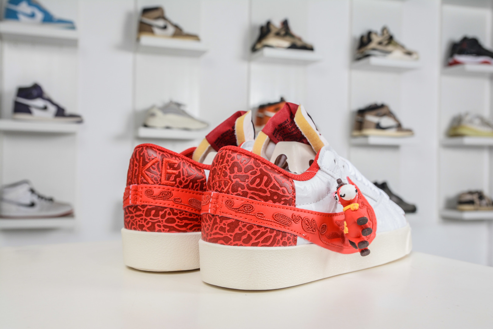 150 Nike Blazer Low ‘77 Jumbo 定制开拓者 马年联名 全新焕新升级经典 Blazer 鞋款 MN2026-003-Chinese UA Cheap High Quatity Brand Clothes Bags handbags Sneakers wholesale wholesaler seller from China Factory suppliers Fashion Clothing Shoes best Quality Beautiful Price 150 Nike Blazer Low ‘77 Jumbo 定制开拓者 马年联名 全新焕新升级经典 Blazer 鞋款 MN2026-003