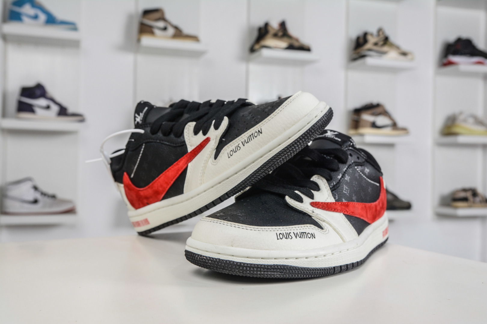 TS x Air Jordan x Louis Vuitton AJ1 Low 倒钩低帮LV联名-黑白红压纹 DZ2688-116-Top High Quatity Cheap Sneakers Fashion Clothing Clothes Bags handbags Shoes of all Brand wholesale With The best Quality And Beautiful Price from China Factory Chinese suppliers wholesaler seller TS x Air Jordan x Louis Vuitton AJ1 Low 倒钩低帮LV联名-黑白红压纹 DZ2688-116