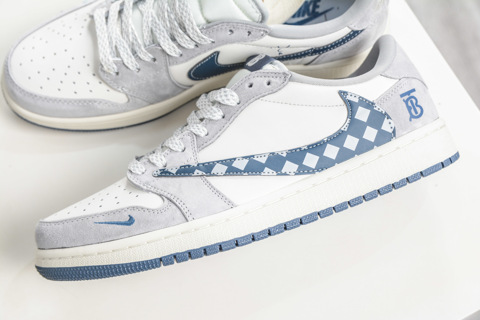 TS x Air Jordan 1 Retro Low x Burberry 巴宝莉联名--灰花棋盘格 LD2028-076 TS x Air Jordan 1 Retro Low x Burberry 巴宝莉联名--灰花棋盘格 LD2028-076