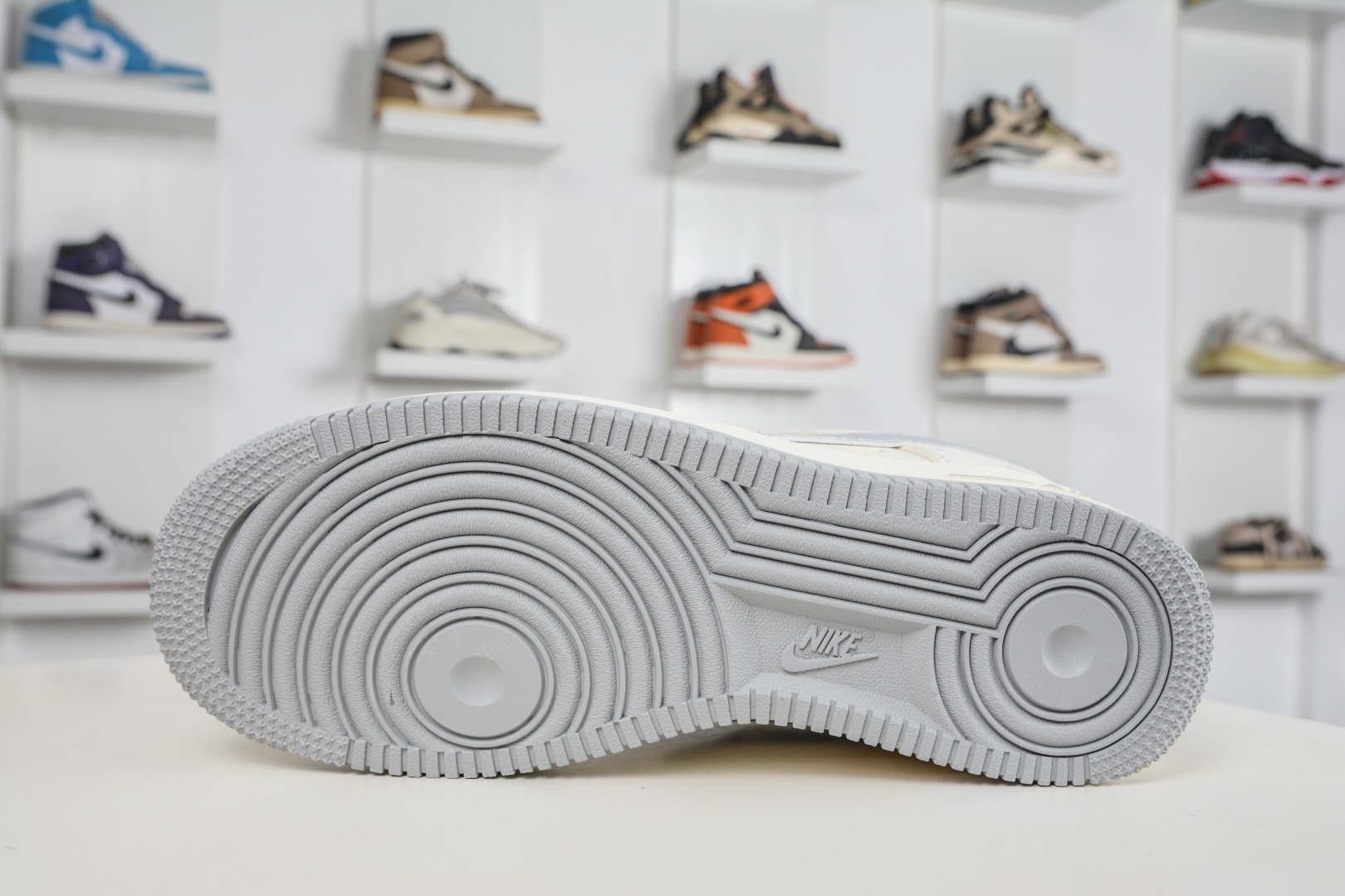 Nike Air Force 1 Low 07 x Supreme SUP联名-反光灰 DD1982-338-Top High Quatity Cheap Sneakers Fashion Clothing Clothes Bags handbags Shoes of all Brand wholesale With The best Quality And Beautiful Price from China Factory Chinese suppliers wholesaler seller Nike Air Force 1 Low 07 x Supreme SUP联名-反光灰 DD1982-338