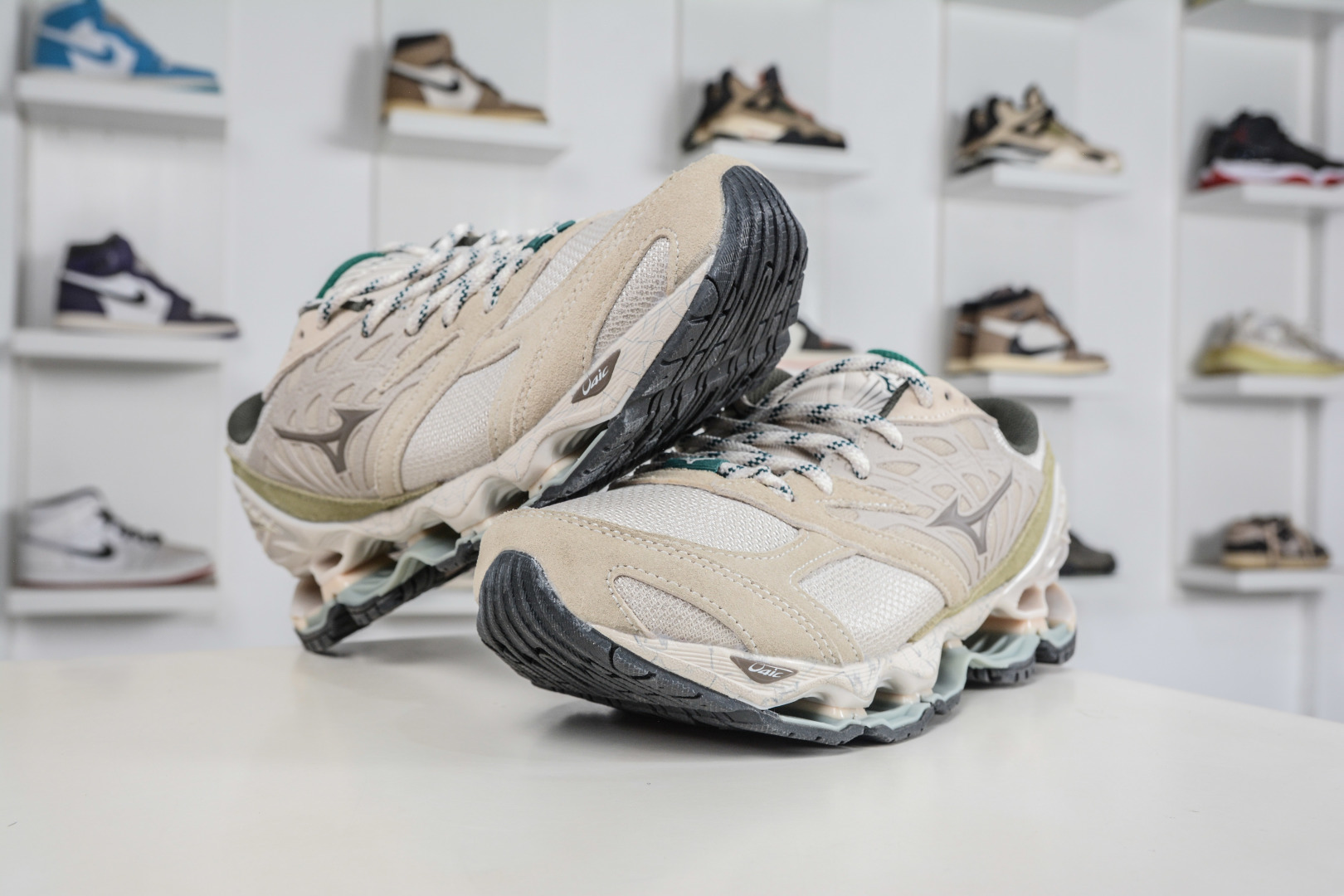 Mizuno 美津侬 WAVE PROPHECY 14S 复古时尚休闲舒适运动跑步鞋 D1GA23 Mizuno 美津侬 WAVE PROPHECY 14S 复古时尚休闲舒适运动跑步鞋 D1GA23