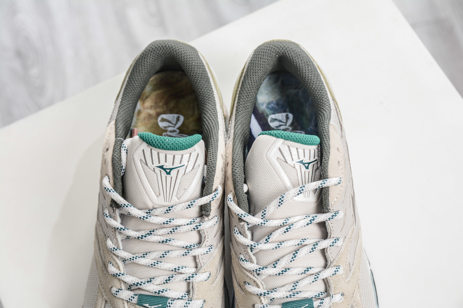 Mizuno 美津侬 WAVE PROPHECY 14S 复古时尚休闲舒适运动跑步鞋 D1GA23 Mizuno 美津侬 WAVE PROPHECY 14S 复古时尚休闲舒适运动跑步鞋 D1GA23
