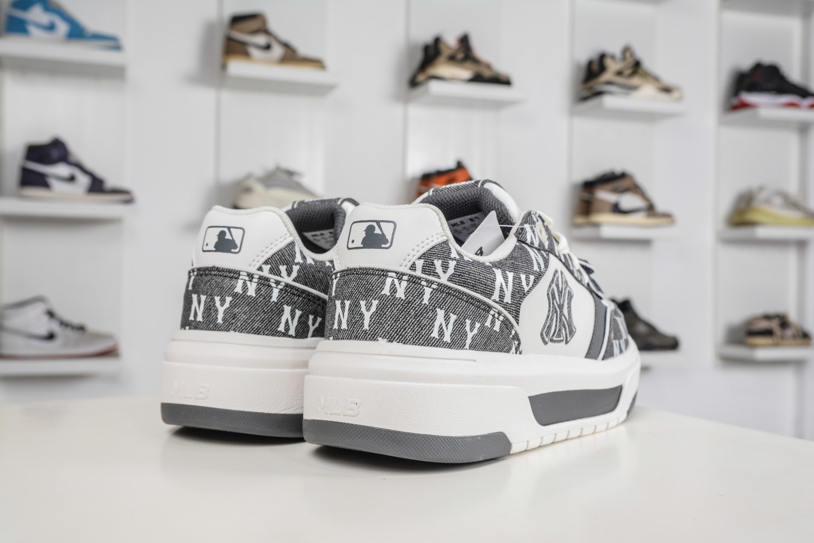 MLB CHUNKY LINER DENIM MONOGRAM BL 纽约洋基队 潮流时尚厚底运动鞋 3ASXM026N 50CGS-Top High Quatity Cheap Sneakers Fashion Clothing Clothes Bags handbags Shoes of all Brand wholesale With The best Quality And Beautiful Price from China Factory Chinese suppliers wholesaler seller MLB CHUNKY LINER DENIM MONOGRAM BL 纽约洋基队 潮流时尚厚底运动鞋 3ASXM026N 50CGS