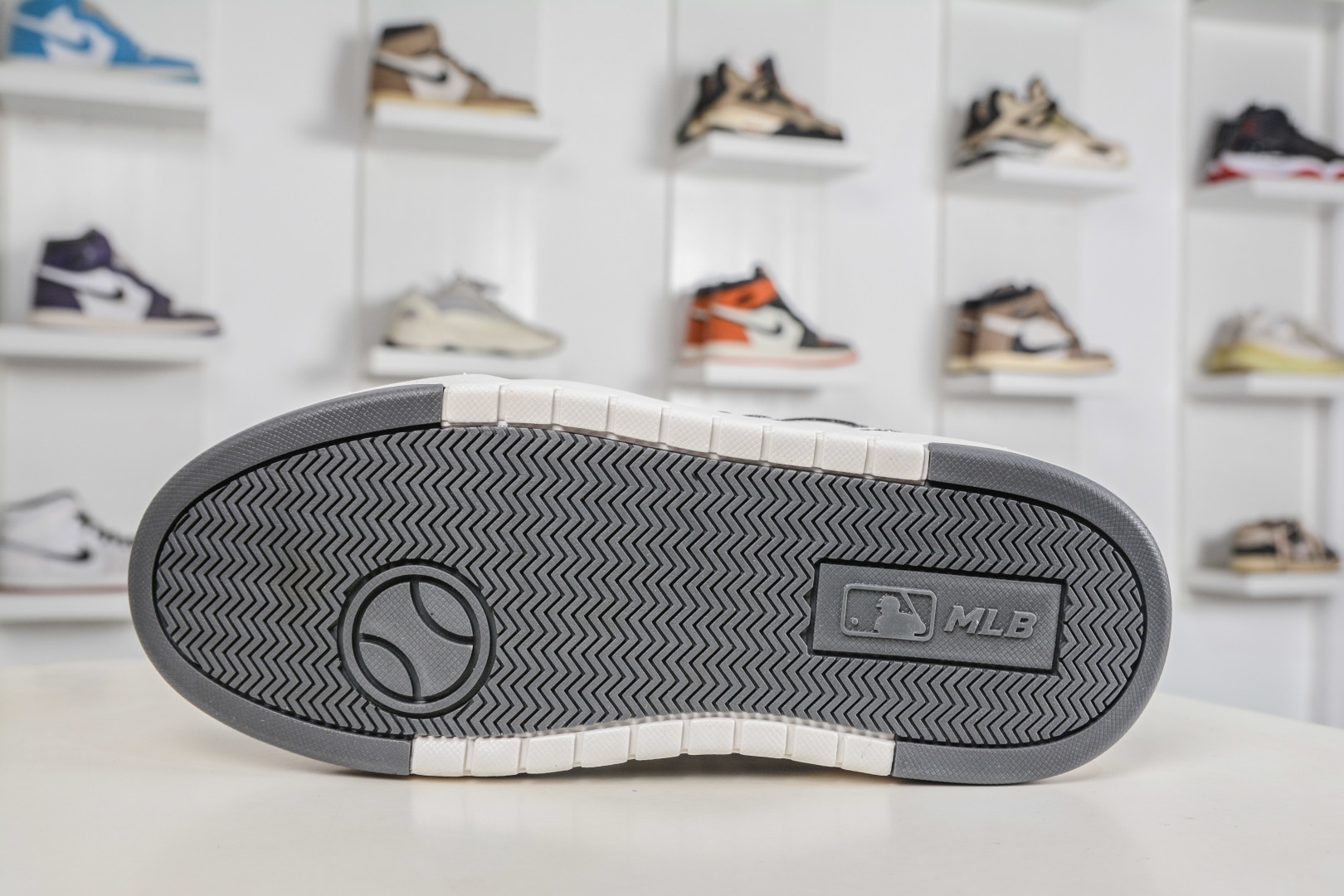 MLB CHUNKY LINER DENIM MONOGRAM BL 纽约洋基队 潮流时尚厚底运动鞋 3ASXM026N 50CGS-Top High Quatity Cheap Sneakers Fashion Clothing Clothes Bags handbags Shoes of all Brand wholesale With The best Quality And Beautiful Price from China Factory Chinese suppliers wholesaler seller MLB CHUNKY LINER DENIM MONOGRAM BL 纽约洋基队 潮流时尚厚底运动鞋 3ASXM026N 50CGS