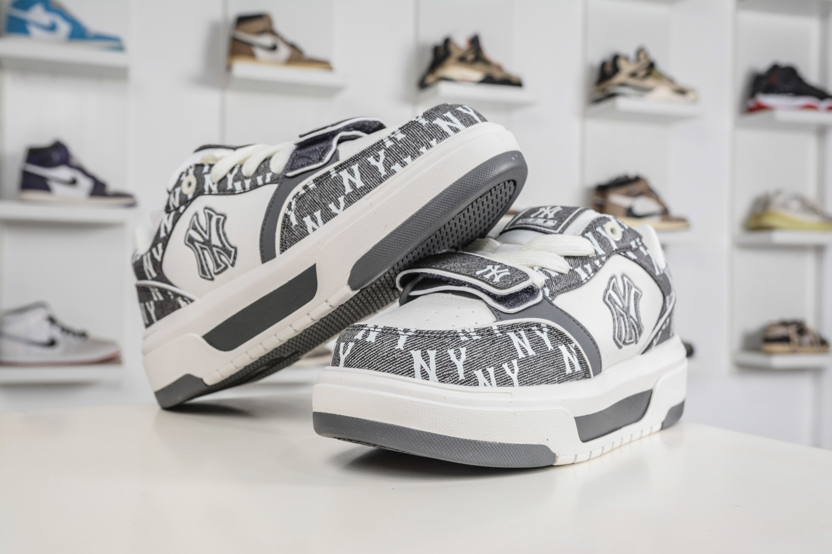 MLB CHUNKY LINER DENIM MONOGRAM BL 纽约洋基队 潮流时尚厚底运动鞋 3ASXM026N 50CGS-Top High Quatity Cheap Sneakers Fashion Clothing Clothes Bags handbags Shoes of all Brand wholesale With The best Quality And Beautiful Price from China Factory Chinese suppliers wholesaler seller MLB CHUNKY LINER DENIM MONOGRAM BL 纽约洋基队 潮流时尚厚底运动鞋 3ASXM026N 50CGS