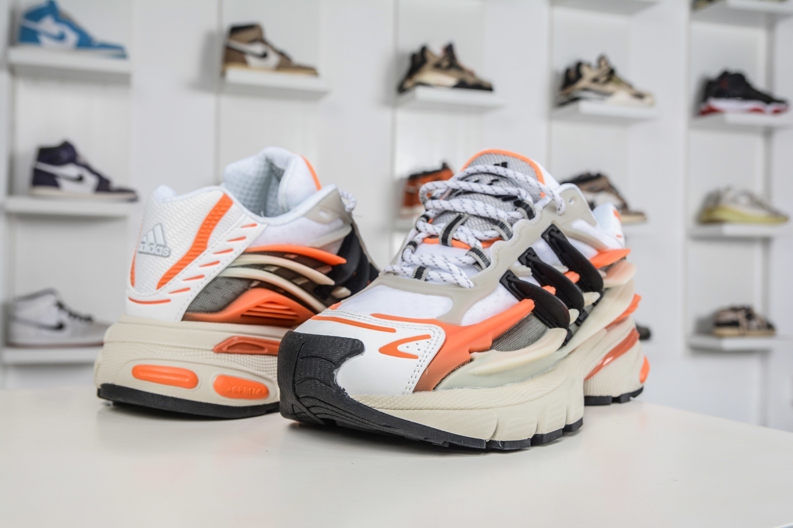 Pharrell Williams x Adidas Virgina AdiJellyfish 阿迪之星水母系列系列低帮老爹风复古透气缓震休闲运动慢跑鞋 JP9261 Pharrell Williams x Adidas Virgina AdiJellyfish 阿迪之星水母系列系列低帮老爹风复古透气缓震休闲运动慢跑鞋 JP9261