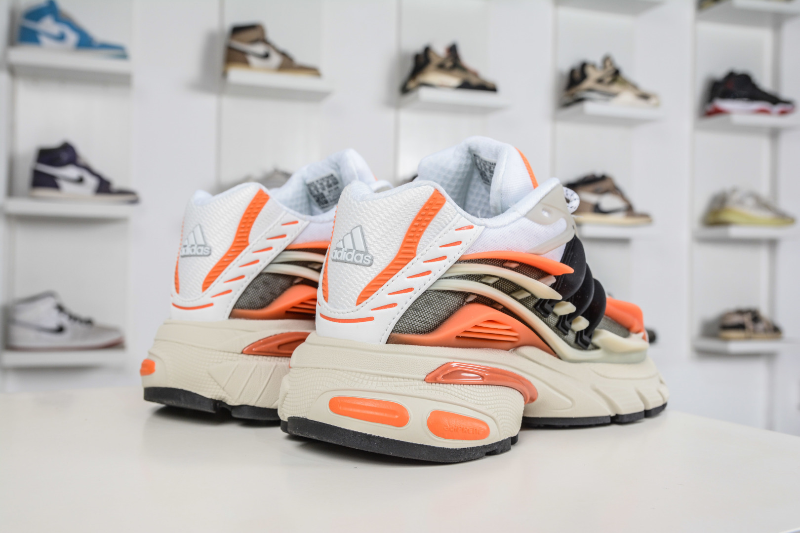 Pharrell Williams x Adidas Virgina AdiJellyfish 阿迪之星水母系列系列低帮老爹风复古透气缓震休闲运动慢跑鞋 JP9261 Pharrell Williams x Adidas Virgina AdiJellyfish 阿迪之星水母系列系列低帮老爹风复古透气缓震休闲运动慢跑鞋 JP9261