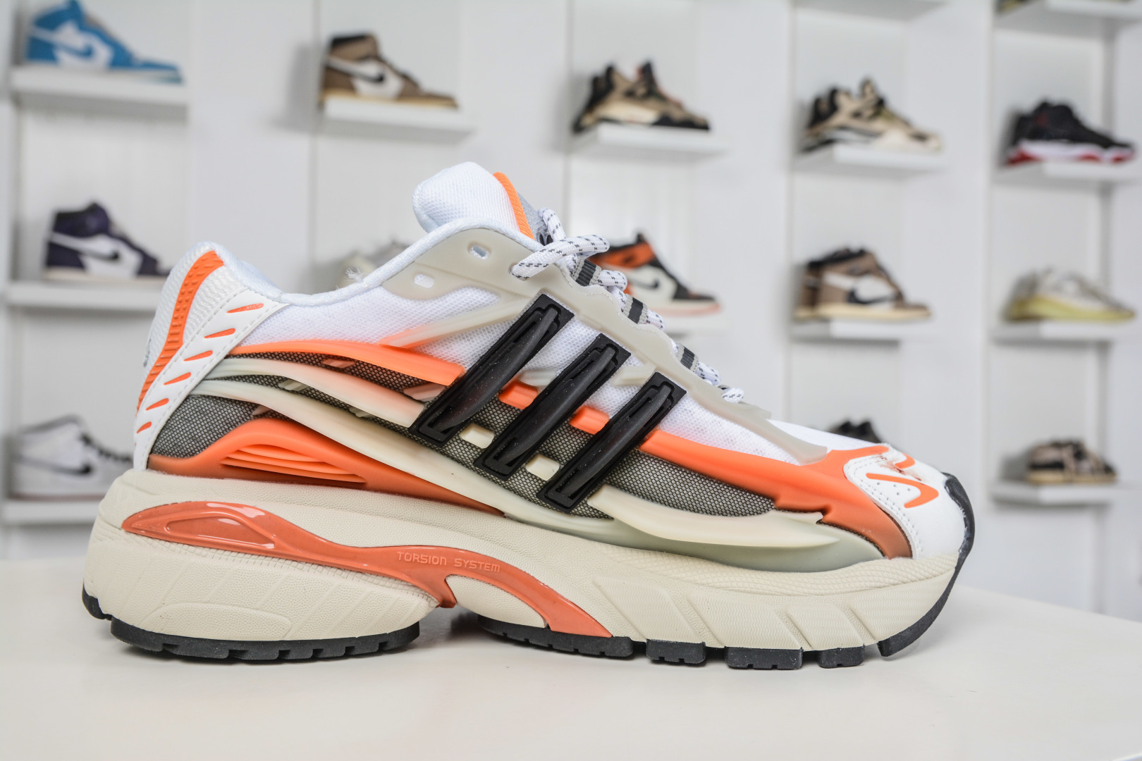 Pharrell Williams x Adidas Virgina AdiJellyfish 阿迪之星水母系列系列低帮老爹风复古透气缓震休闲运动慢跑鞋 JP9261 Pharrell Williams x Adidas Virgina AdiJellyfish 阿迪之星水母系列系列低帮老爹风复古透气缓震休闲运动慢跑鞋 JP9261