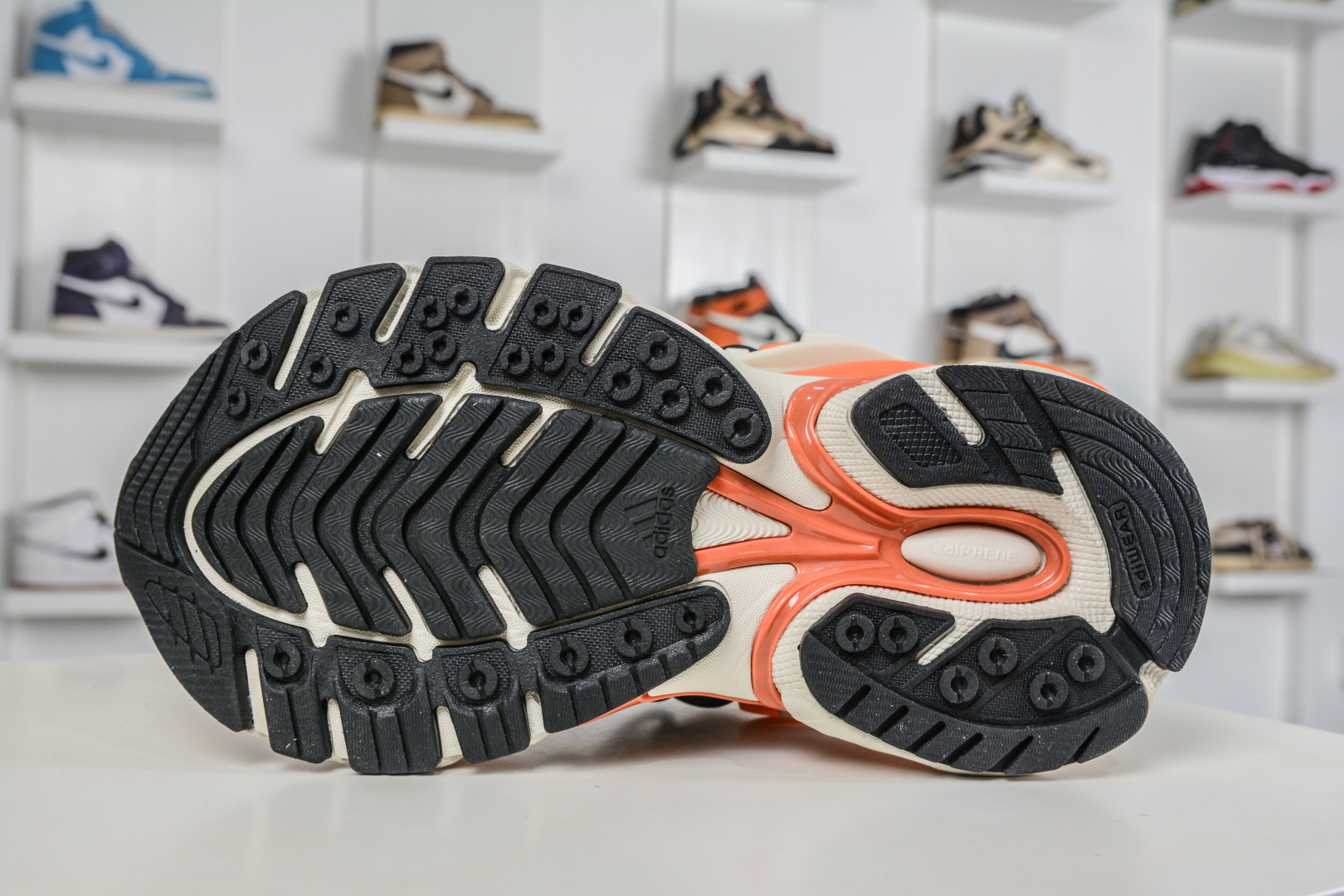 Pharrell Williams x Adidas Virgina AdiJellyfish 阿迪之星水母系列系列低帮老爹风复古透气缓震休闲运动慢跑鞋 JP9261 Pharrell Williams x Adidas Virgina AdiJellyfish 阿迪之星水母系列系列低帮老爹风复古透气缓震休闲运动慢跑鞋 JP9261