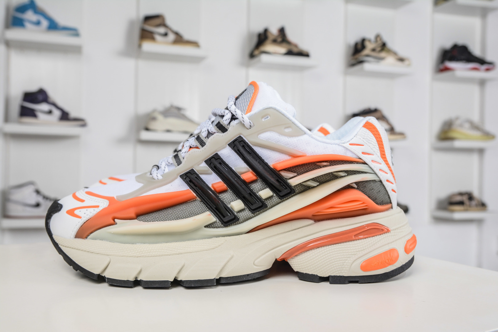 Pharrell Williams x Adidas Virgina AdiJellyfish 阿迪之星水母系列系列低帮老爹风复古透气缓震休闲运动慢跑鞋 JP9261 Pharrell Williams x Adidas Virgina AdiJellyfish 阿迪之星水母系列系列低帮老爹风复古透气缓震休闲运动慢跑鞋 JP9261