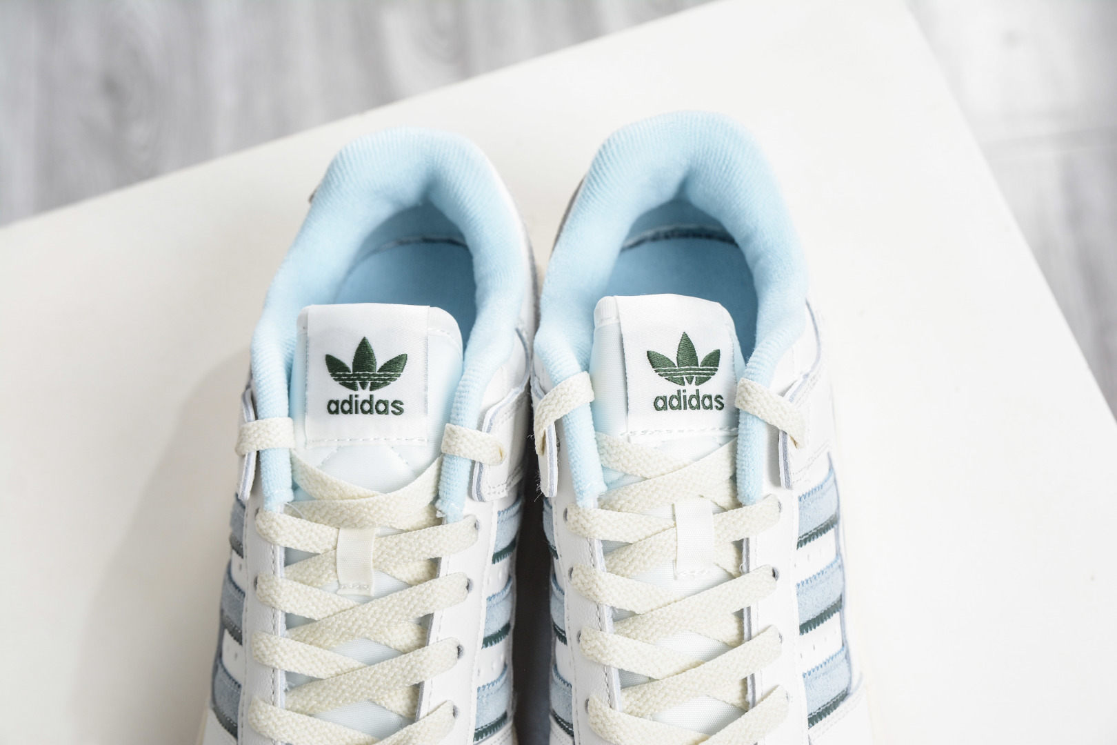 adidas Originals Forum 低帮百搭潮流休闲运动板鞋 IG3946 adidas Originals Forum 低帮百搭潮流休闲运动板鞋 IG3946