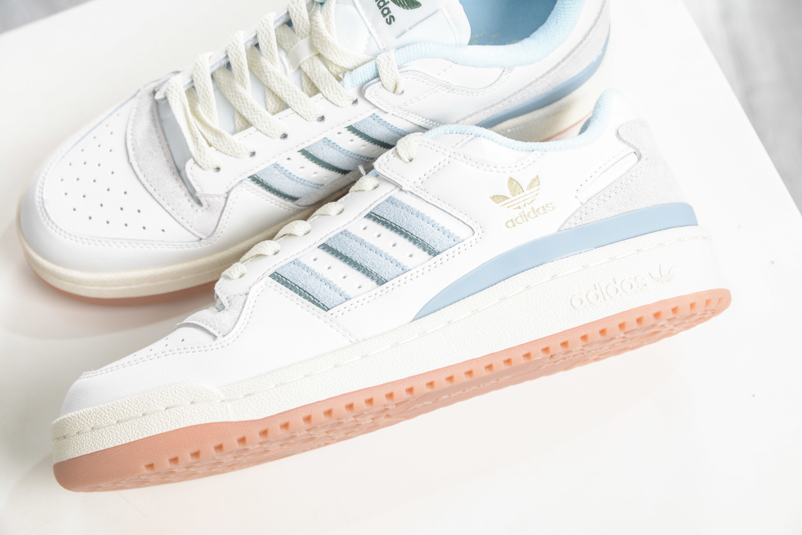 adidas Originals Forum 低帮百搭潮流休闲运动板鞋 IG3946 adidas Originals Forum 低帮百搭潮流休闲运动板鞋 IG3946