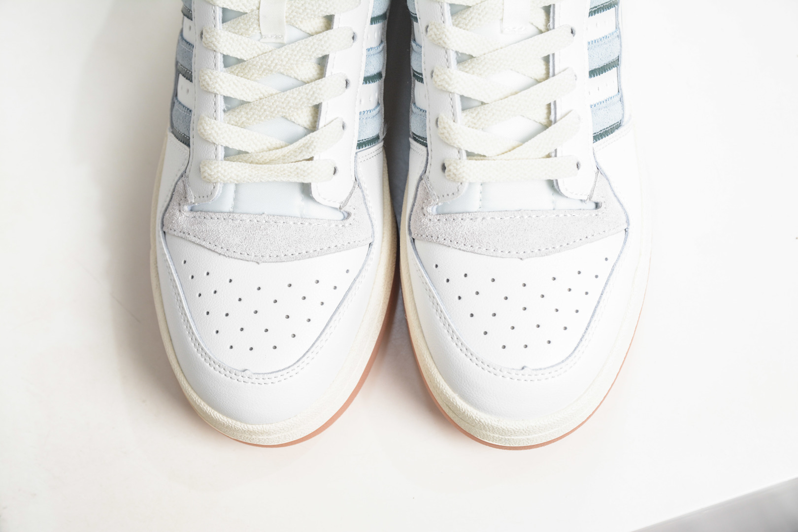 adidas Originals Forum 低帮百搭潮流休闲运动板鞋 IG3946 adidas Originals Forum 低帮百搭潮流休闲运动板鞋 IG3946