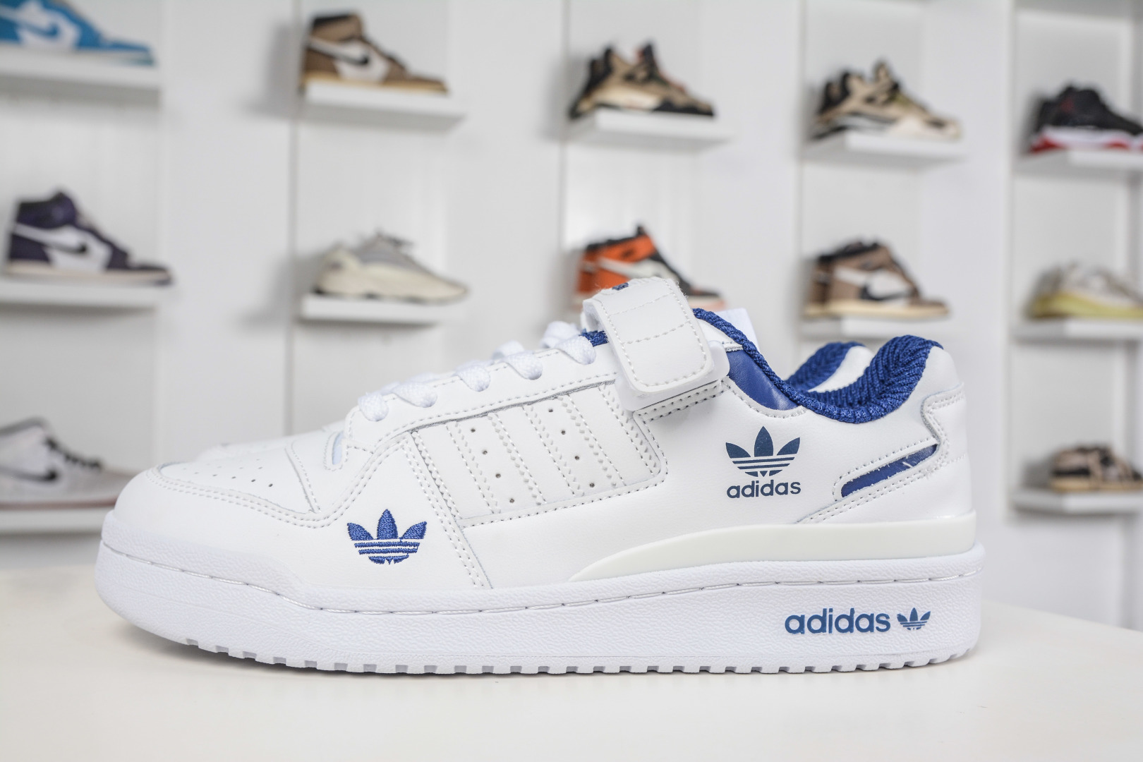 adidas Originals Forum 低帮百搭潮流休闲运动板鞋 FZ6296 adidas Originals Forum 低帮百搭潮流休闲运动板鞋 FZ6296