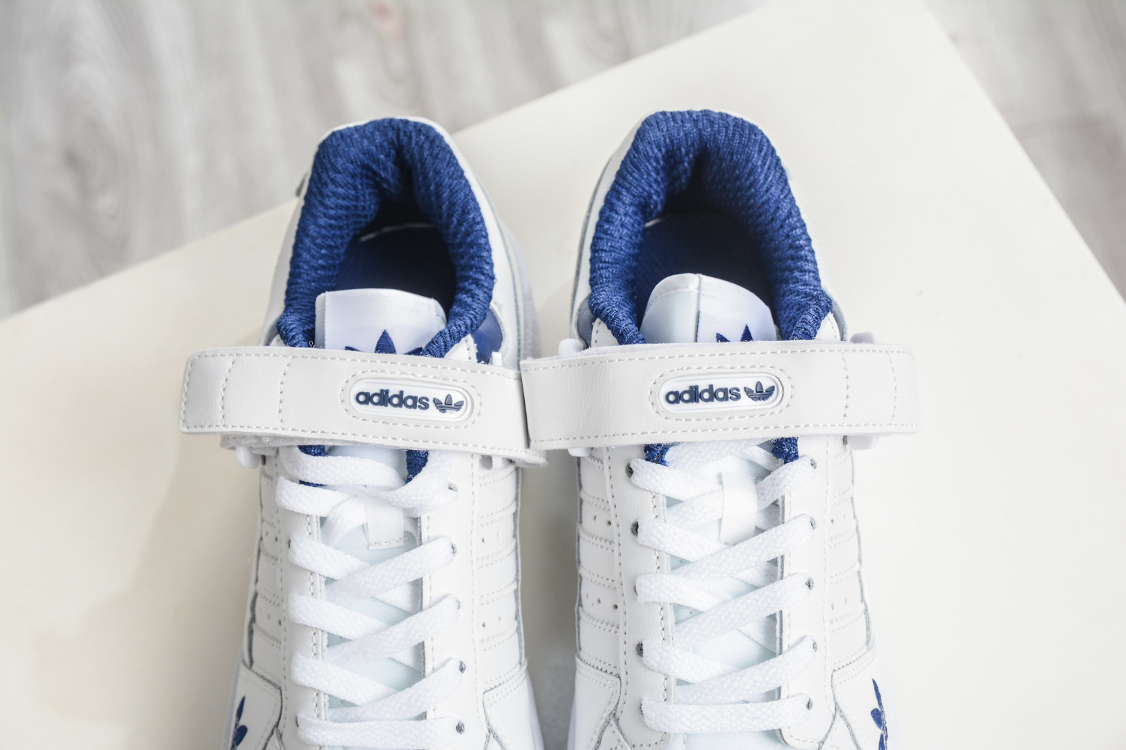 adidas Originals Forum 低帮百搭潮流休闲运动板鞋 FZ6296 adidas Originals Forum 低帮百搭潮流休闲运动板鞋 FZ6296