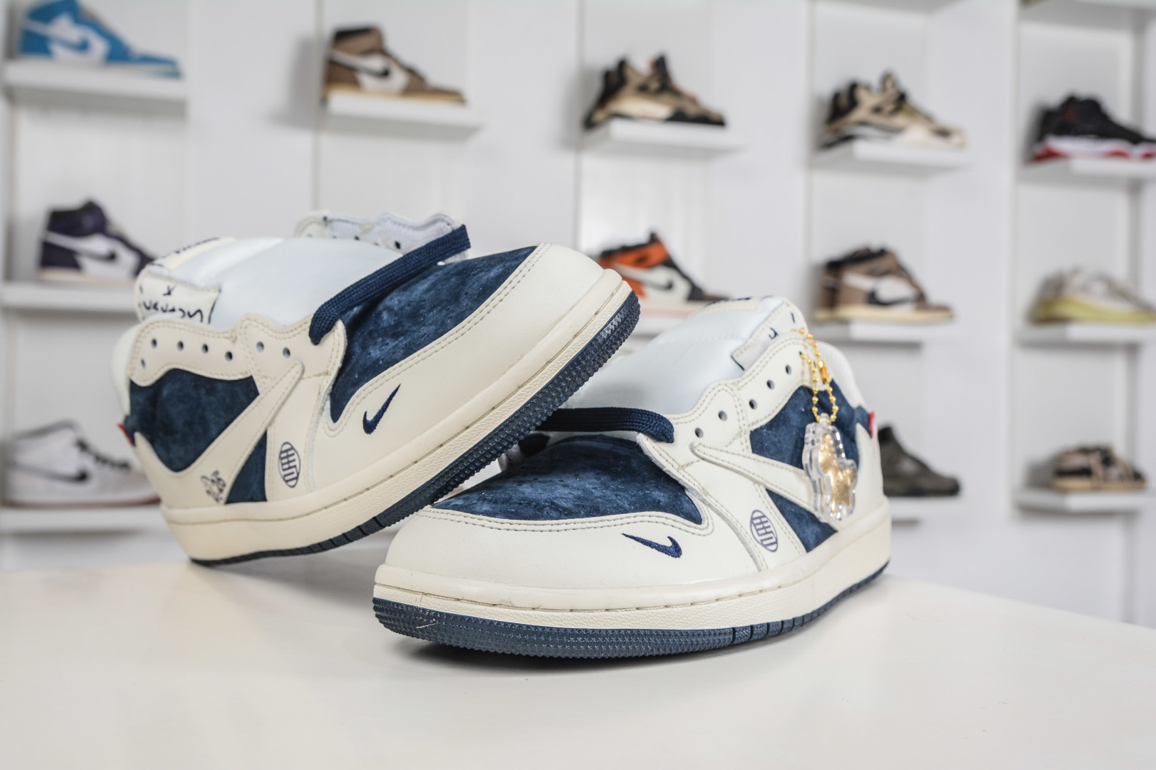 270 The North Face x Supreme x Travis Scott x Air Jordan 1 Low乔丹1代低帮倒钩北面Sup马年限定联名-白深蓝 DM7866-125-Chinese UA Cheap High Quatity Brand Clothes Bags handbags Sneakers wholesale wholesaler seller from China Factory suppliers Fashion Clothing Shoes best Quality Beautiful Price 270 The North Face x Supreme x Travis Scott x Air Jordan 1 Low乔丹1代低帮倒钩北面Sup马年限定联名-白深蓝 DM7866-125