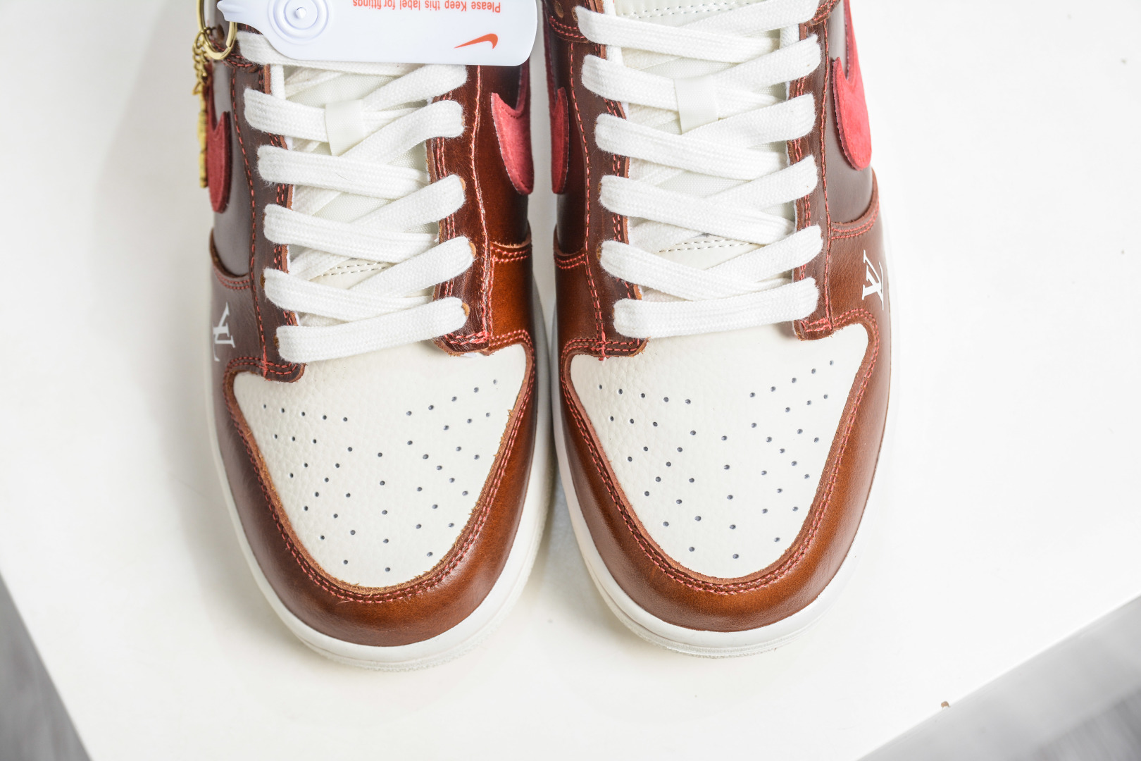 Nike SB Dunk Low x Louis Vuitton LV马年限定联名-酒红棕 DS6608-025 Nike SB Dunk Low x Louis Vuitton LV马年限定联名-酒红棕 DS6608-025